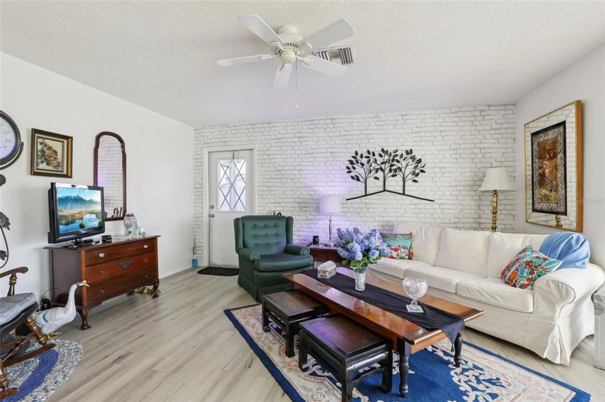 Property Slideshow image 5 of 55 | 2339 glenmore cir, Sun City Center, FL, 33573