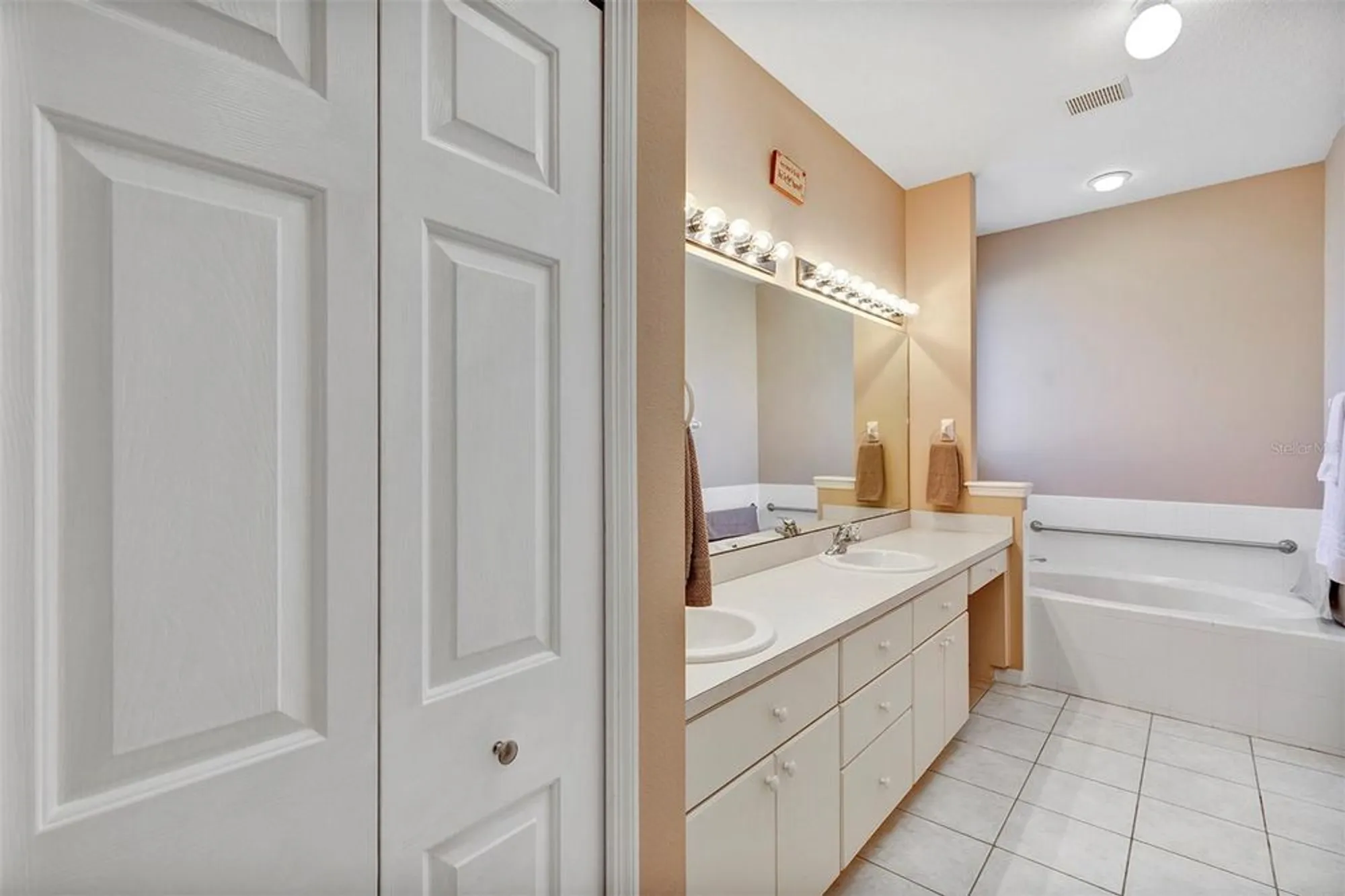 Property Slideshow image 26 of 73 | 5305 indian ocean loop, Tavares, FL, 32778