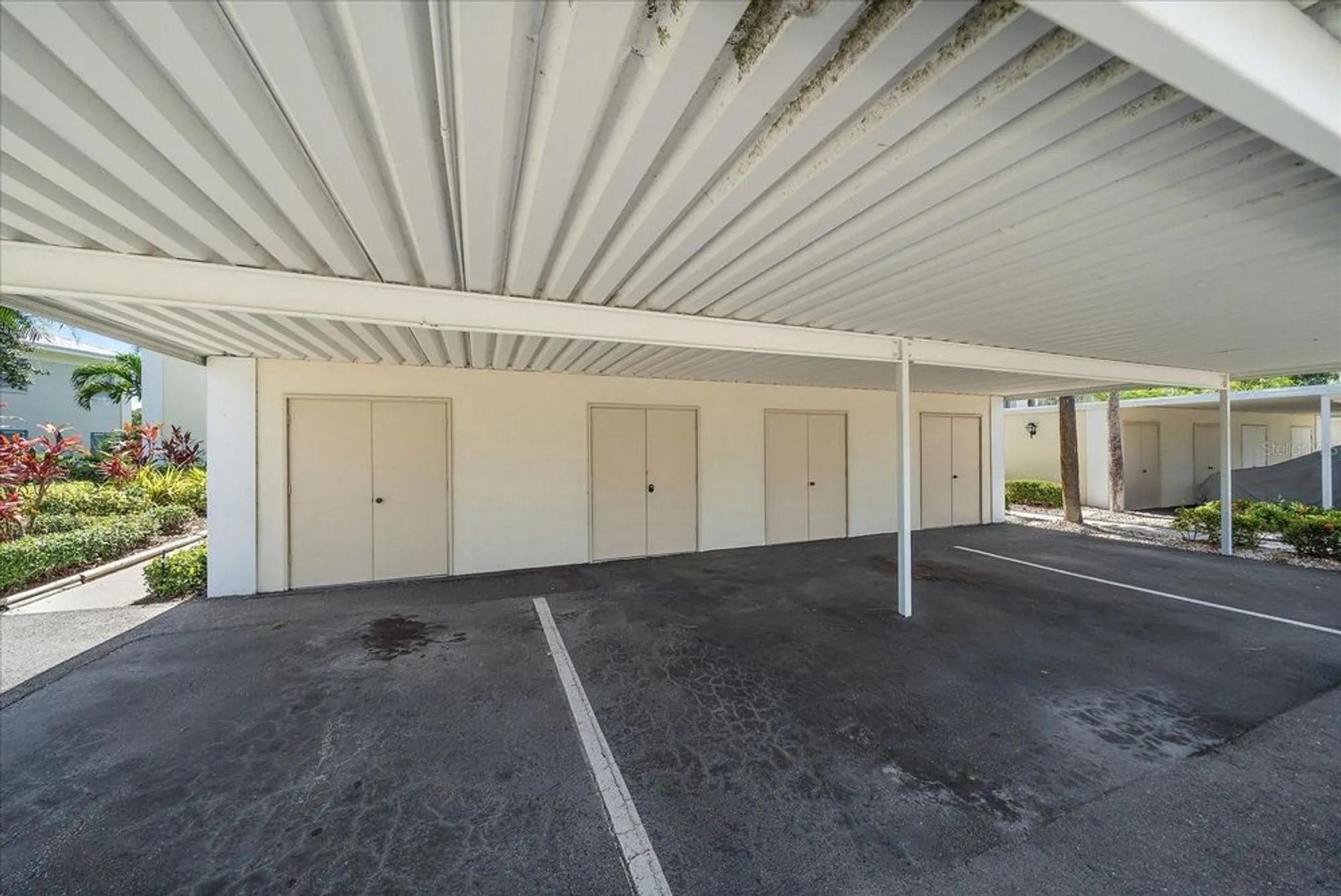 Property Slideshow image 5 of 76 | 425 cerromar ter 359, Venice, FL, 34293