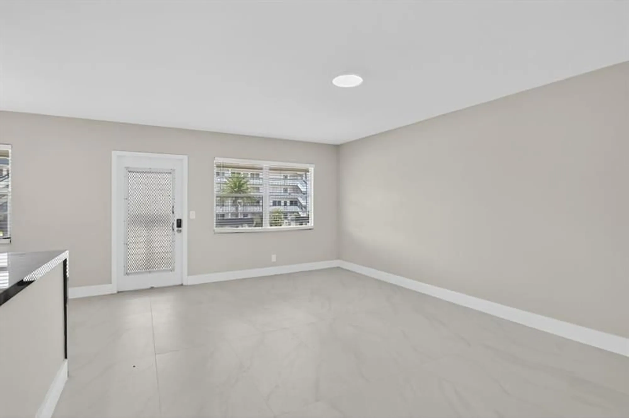 Property Slideshow image 4 of 69 | 186 upminster i # 186, Deerfield Beach, FL, 33442