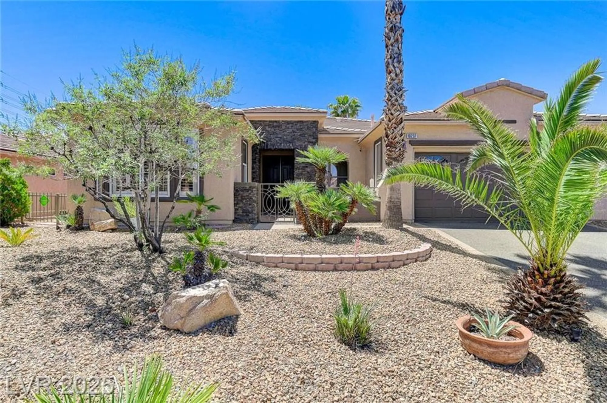 Property Slideshow image 21 of 47 | 10237 andante ct, Las Vegas, NV, 89135