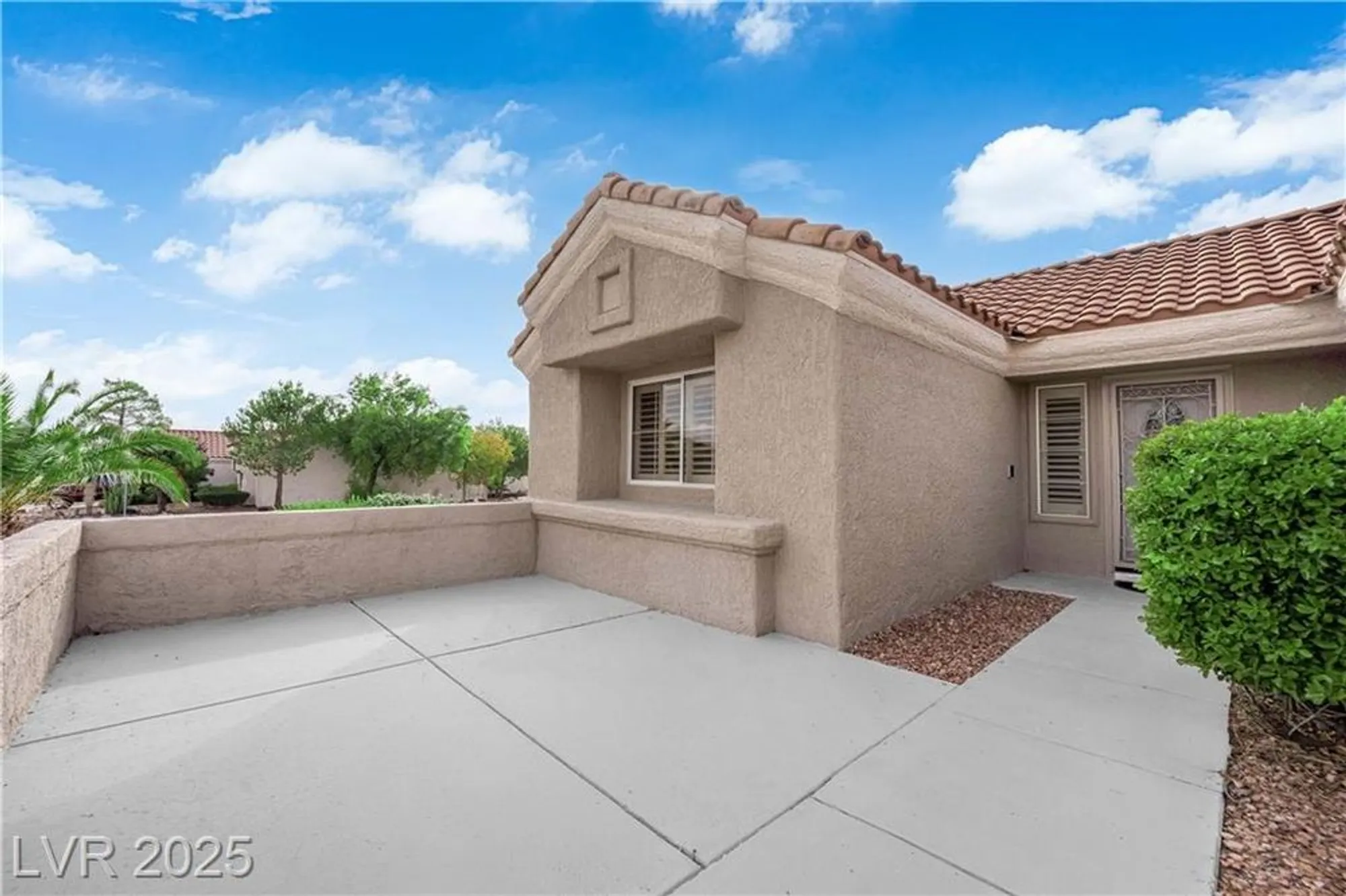 Property Slideshow image 3 of 27 | 8801 villa ridge dr, Las Vegas, NV, 89134