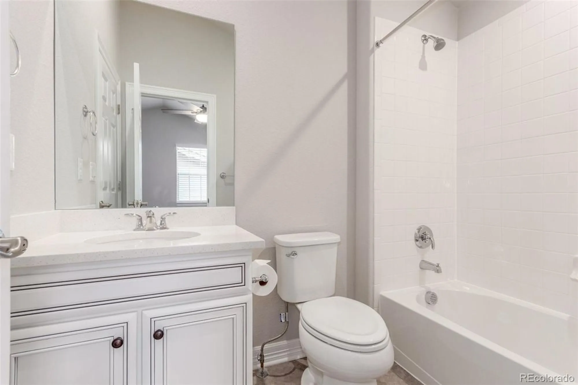 Property Slideshow image 33 of 45 | 22654 e henderson dr, Aurora, CO, 80016