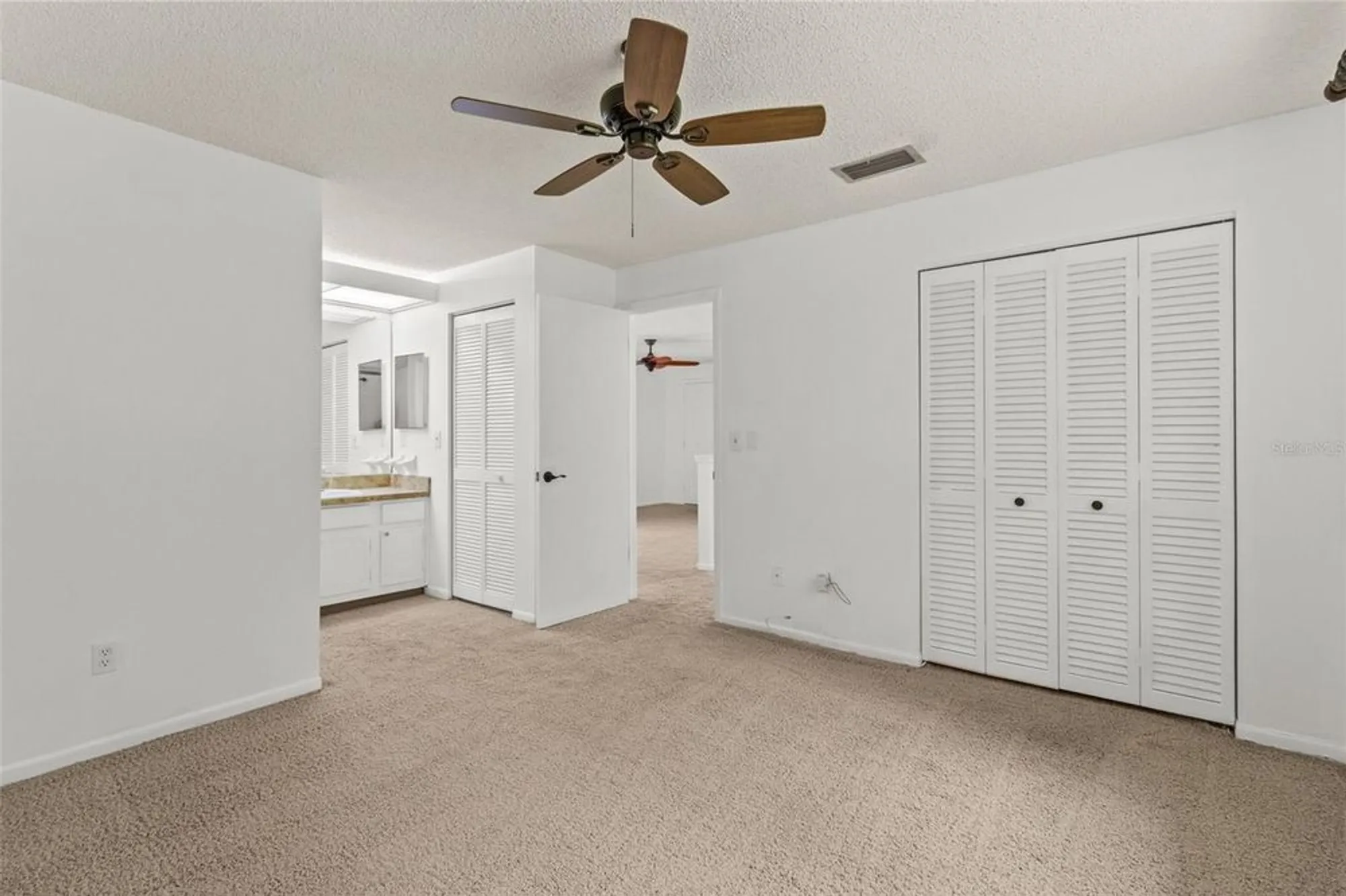 Property Slideshow image 15 of 36 | 1163 orange tree cir d, Palm Harbor, FL, 34684