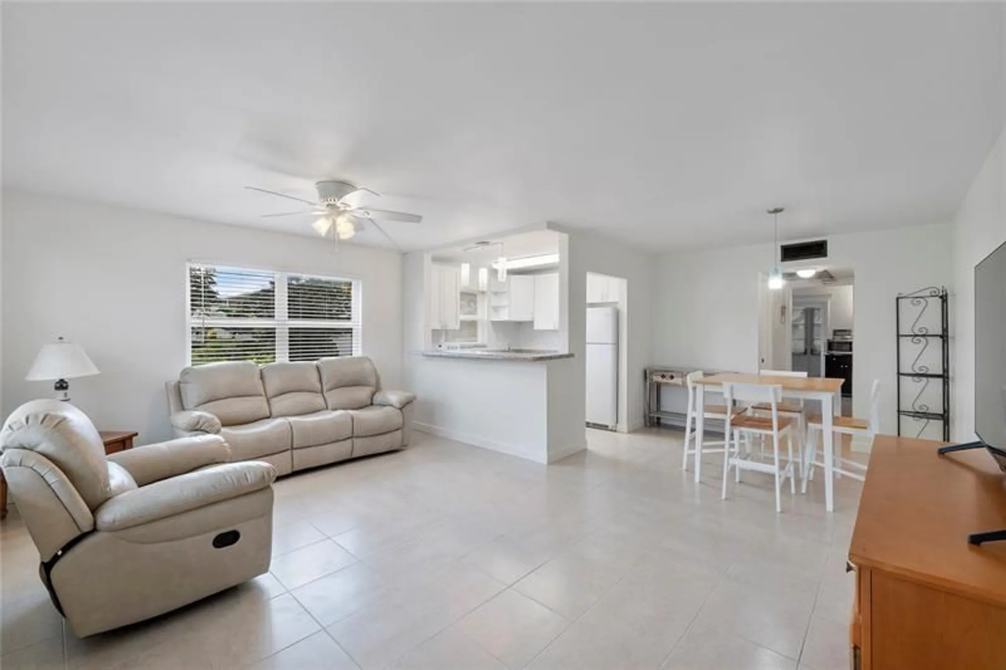 Property Slideshow image 5 of 36 | 373 tilford r # 373, Deerfield Beach, FL, 33442