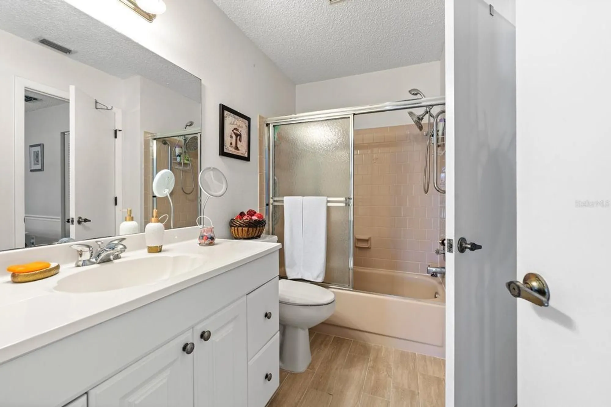 Property Slideshow image 16 of 30 | 11404 stansberry dr, Port Richey, FL, 34668