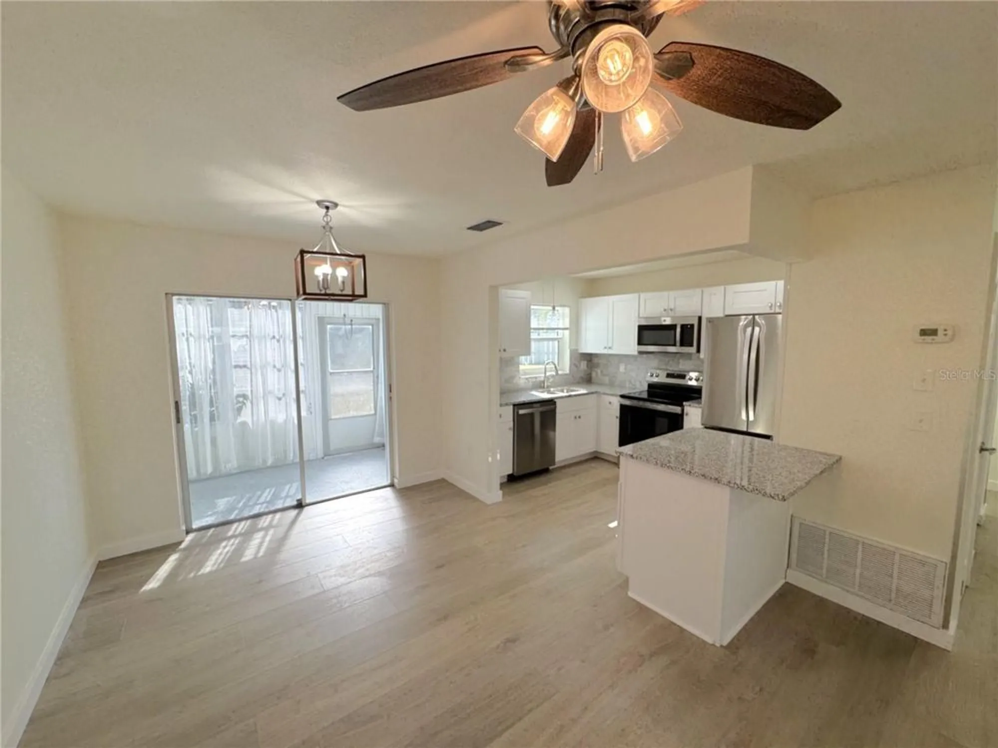 Property Slideshow image 6 of 51 | 3813 42nd st w # 37, Bradenton, FL, 34205
