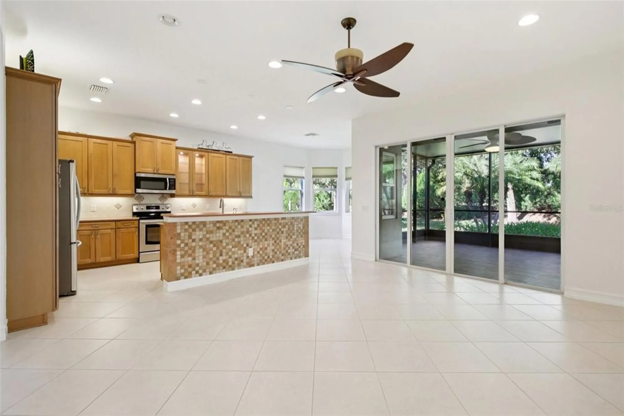 Property Slideshow image 13 of 53 | 5004 sandy brook cir, Wimauma, FL, 33598