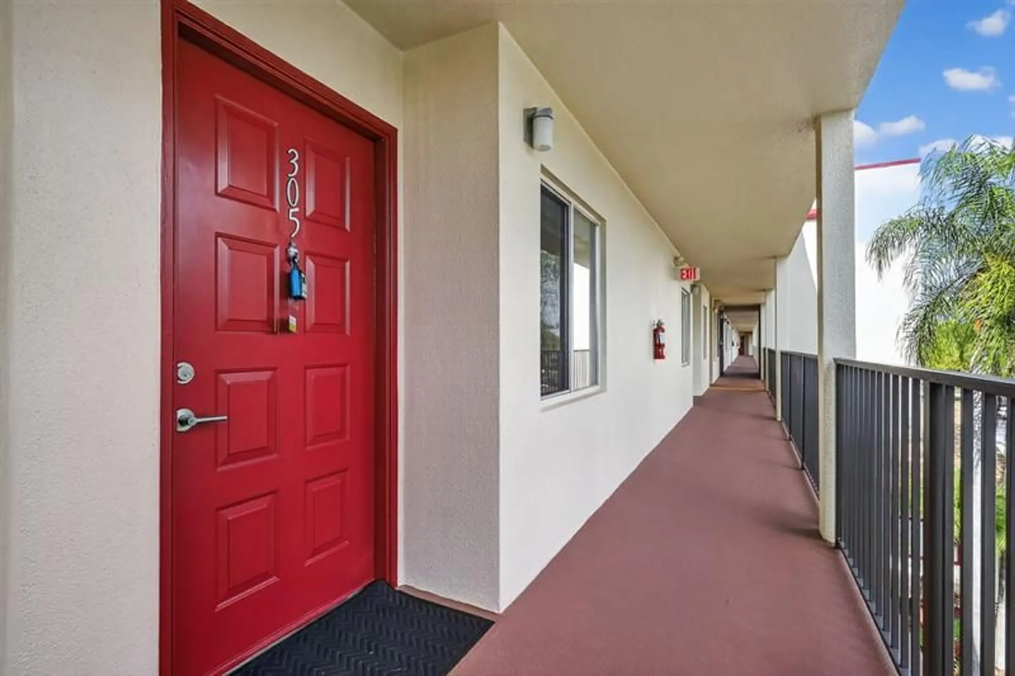 Property Slideshow image 11 of 39 | 1600 sw 127th way, Pembroke Pines, FL, 33027