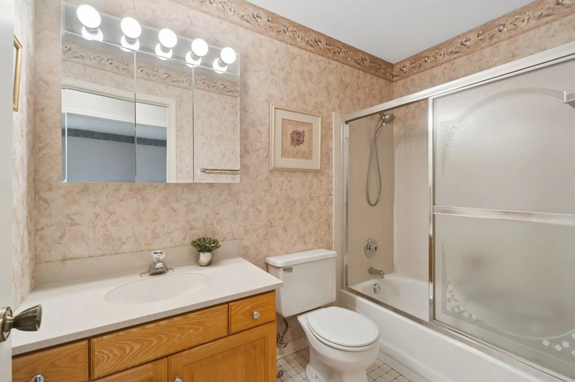Property Slideshow image 17 of 20 | 501 aberdeen ln c, Prospect Heights, IL, 60070