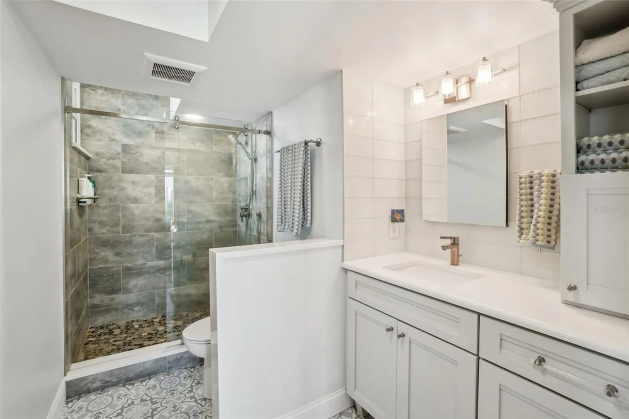 Property Slideshow image 14 of 53 | 7400 sun island dr 712, South Pasadena, FL, 33707