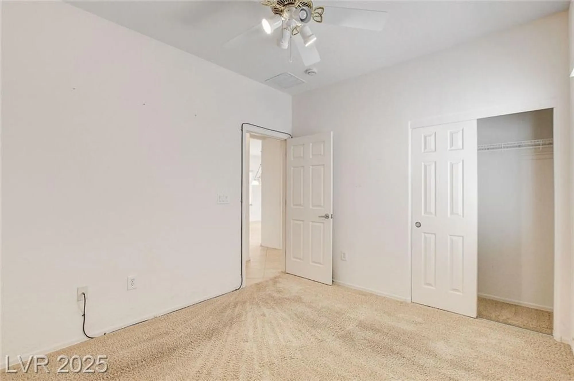 Property Slideshow image 26 of 48 | 2421 willow wren dr, North Las Vegas, NV, 89084