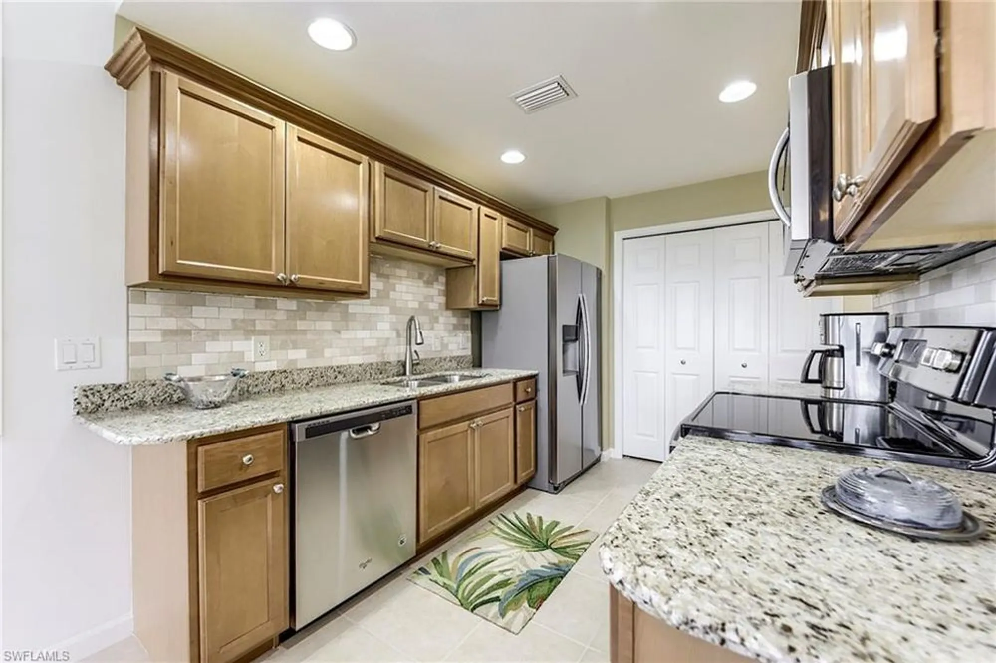 Property Slideshow image 24 of 50 | 3010 meandering way apt 102, Fort Myers, FL, 33905