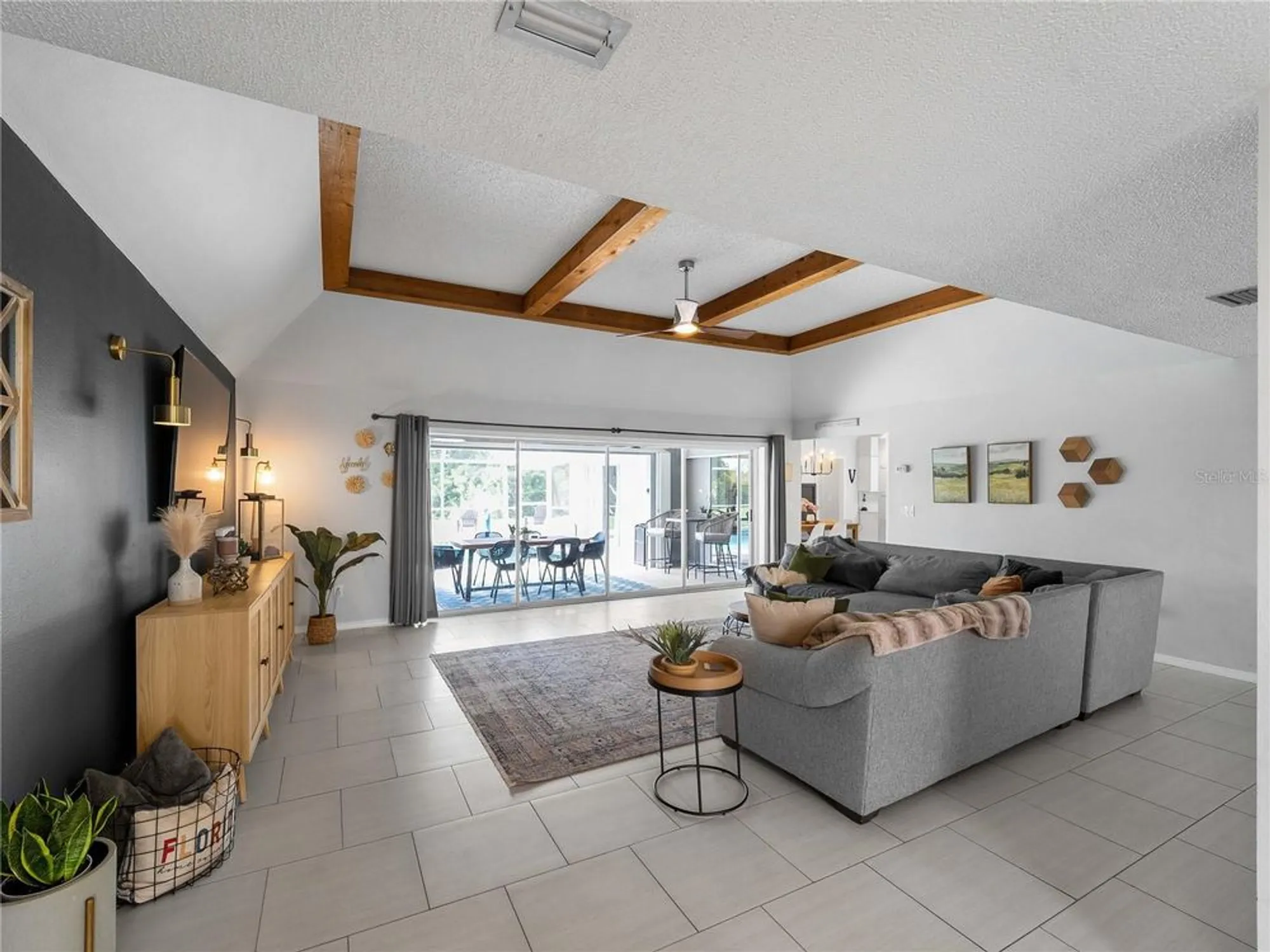 Property Slideshow image 8 of 61 | 523 warwick dr, Venice, FL, 34293