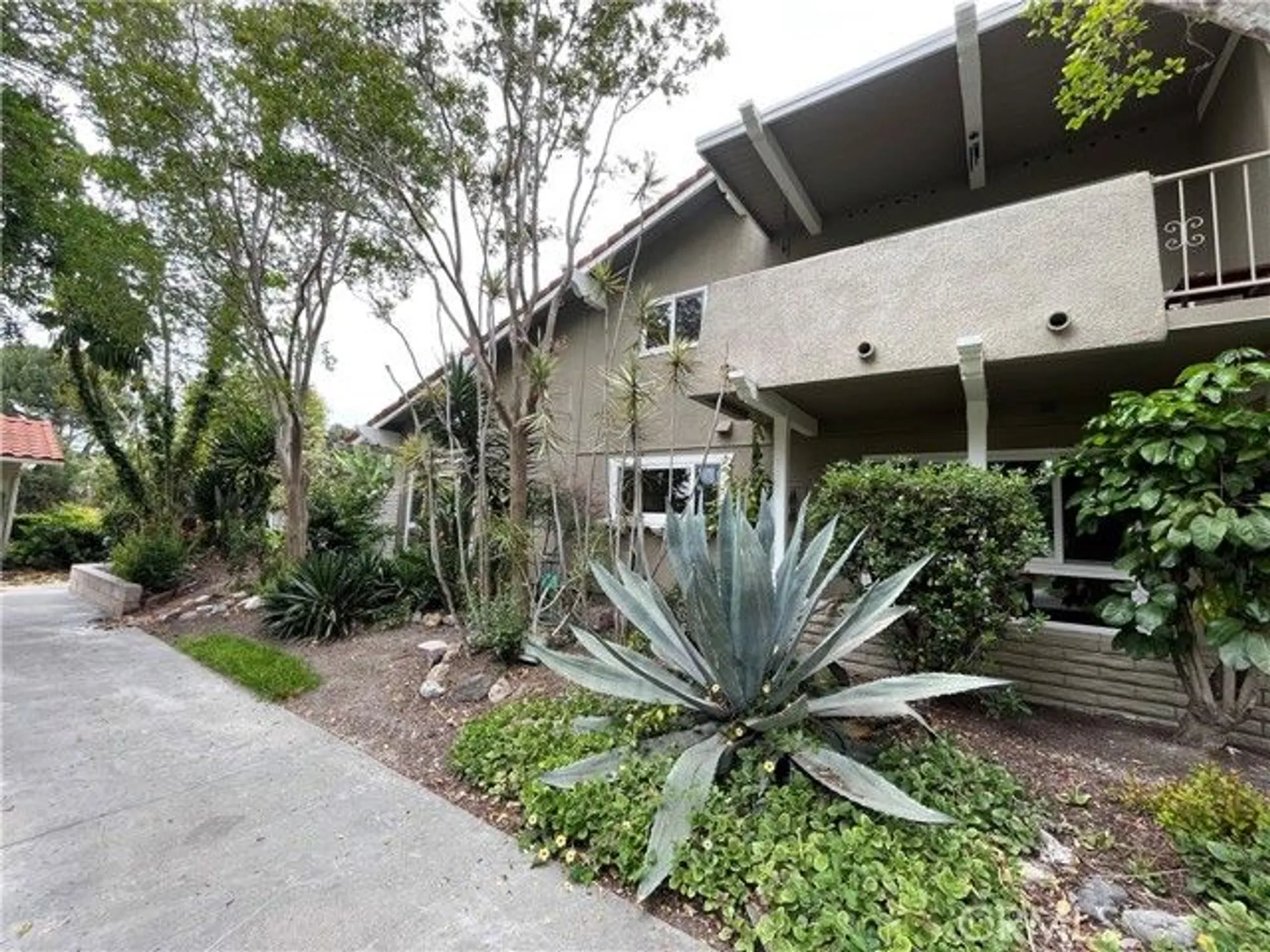 Property Slideshow image 33 of 38 | 2057 via b, Laguna Woods, CA, 92637