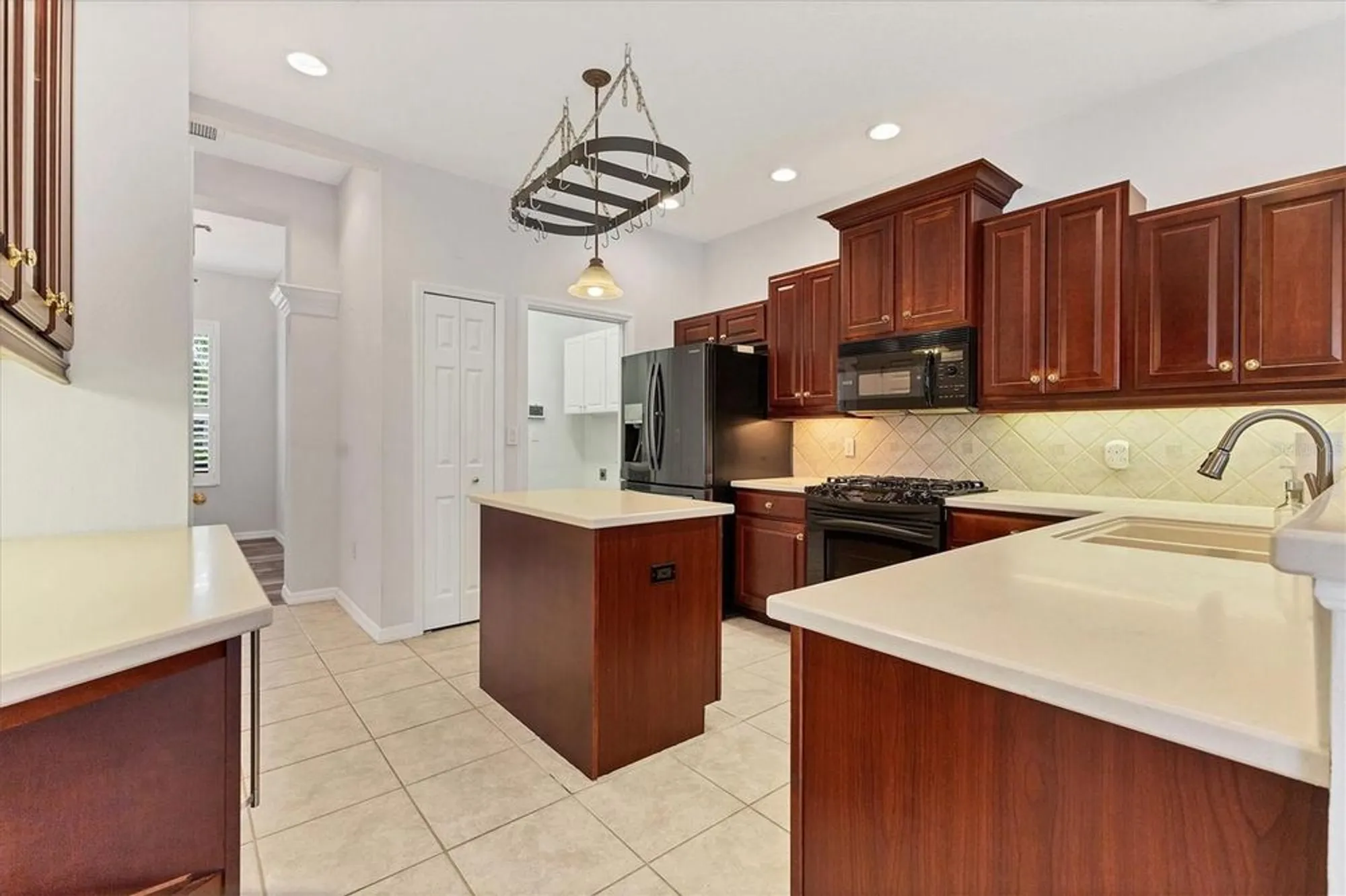 Property Slideshow image 9 of 53 | 6308 cormorant ct, Bradenton, FL, 34203