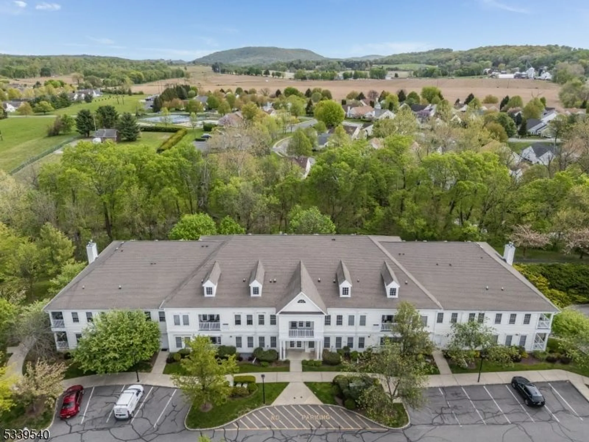 Property Slideshow image 39 of 48 | 6015 brookfield glen dr # 15, Belvidere, NJ, 07823