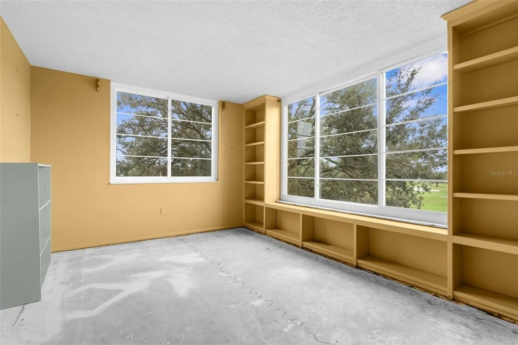 Property Slideshow image 9 of 23 | 7461 w country club dr 310, Sarasota, FL, 34243