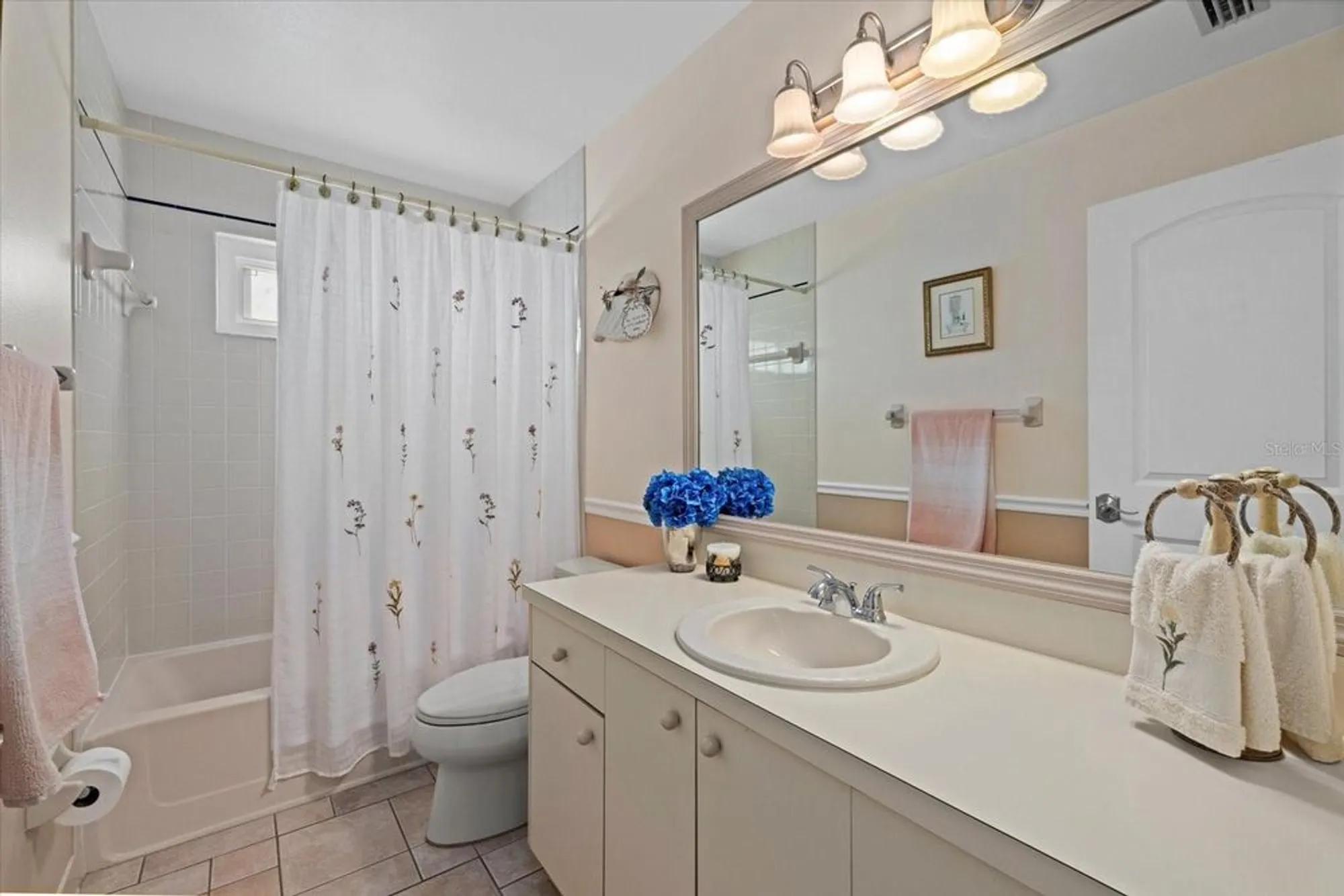 Property Slideshow image 27 of 48 | 508 foxwood blvd, Englewood, FL, 34223