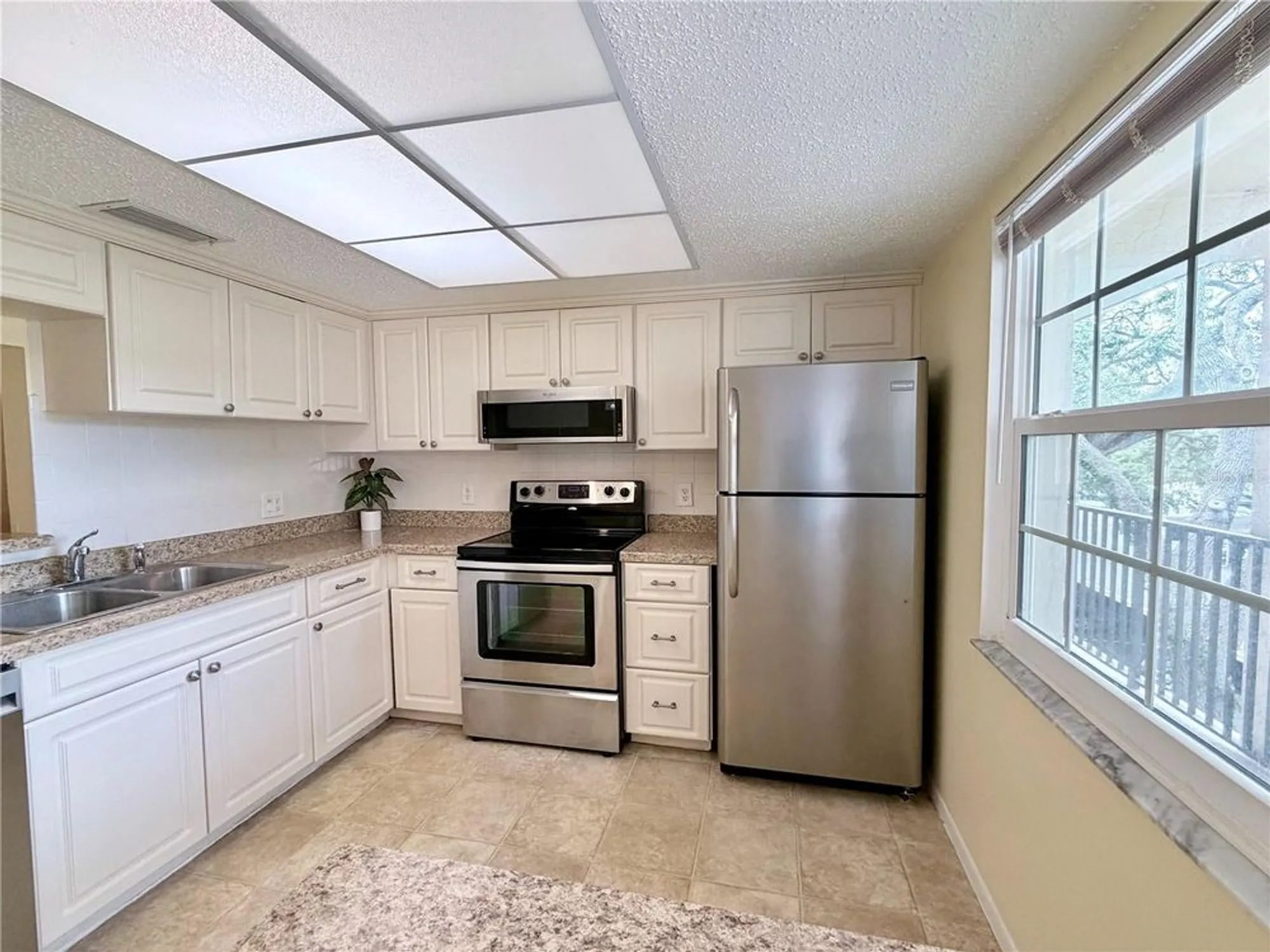 Property Slideshow image 9 of 34 | 870 virginia st apt 302, Dunedin, FL, 34698