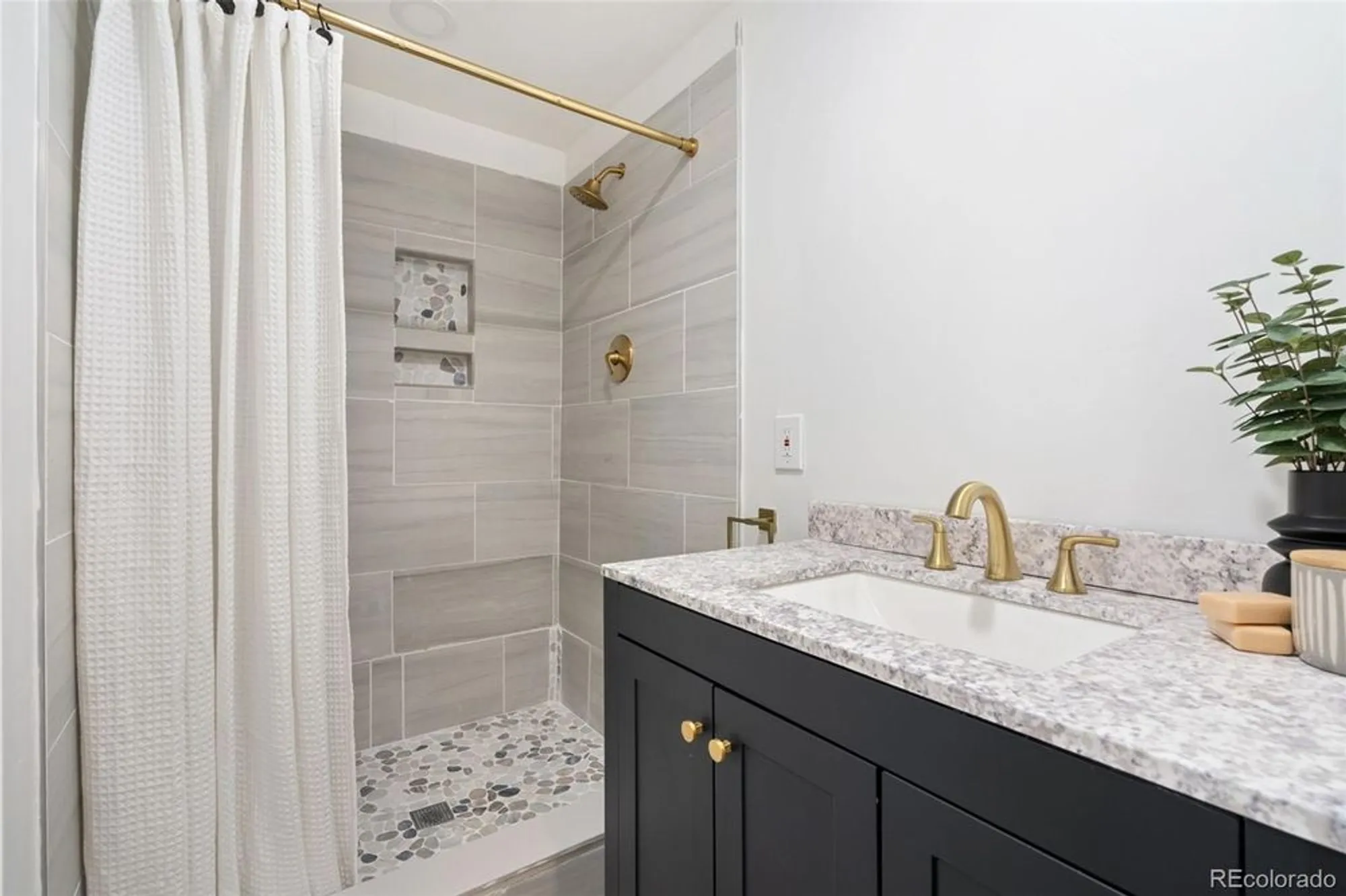 Property Slideshow image 29 of 41 | 2715 w greens dr, Littleton, CO, 80123