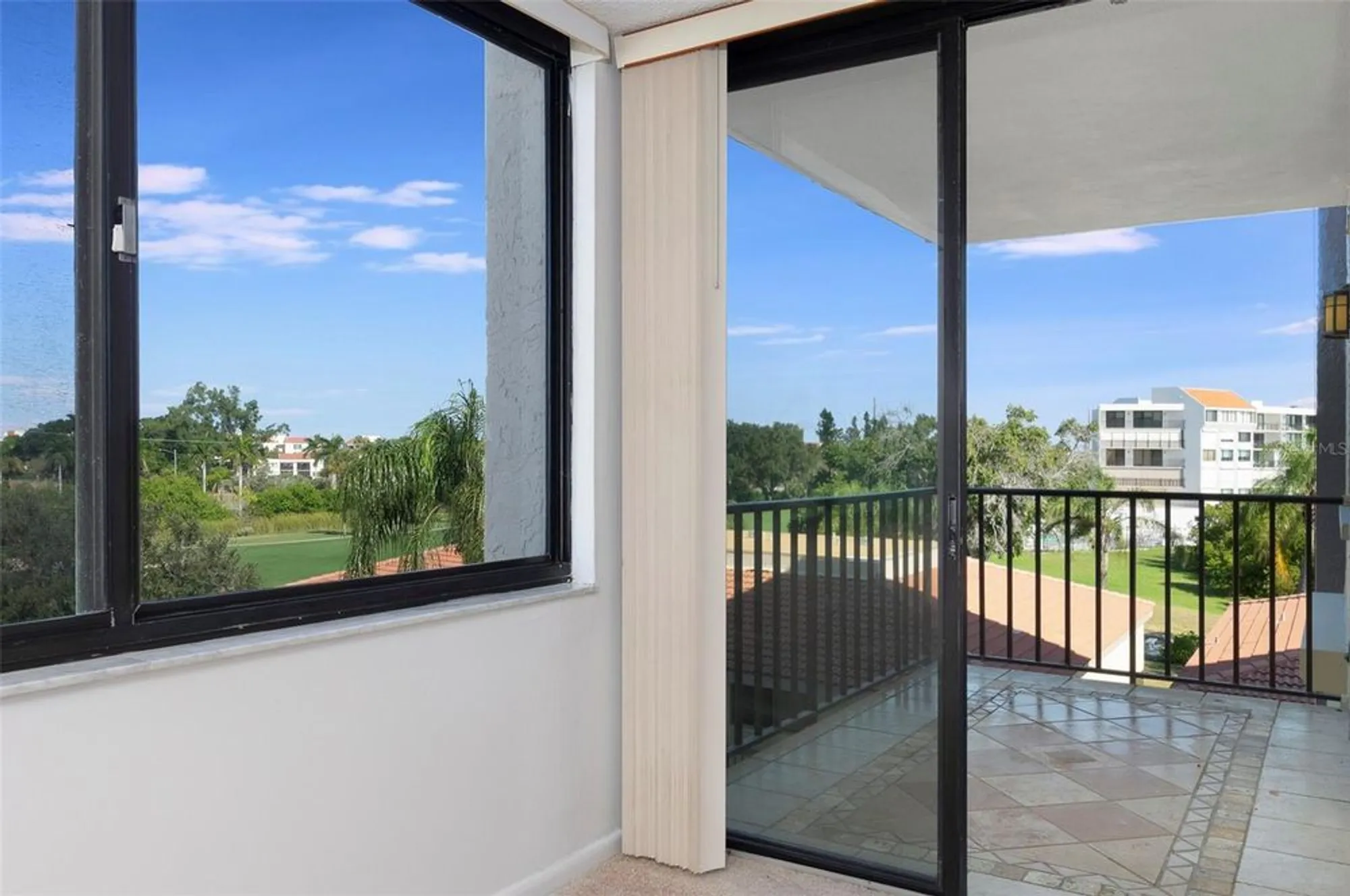 Property Slideshow image 7 of 27 | 6104 palma del mar blvd s apt 405, Saint Petersburg, FL, 33715