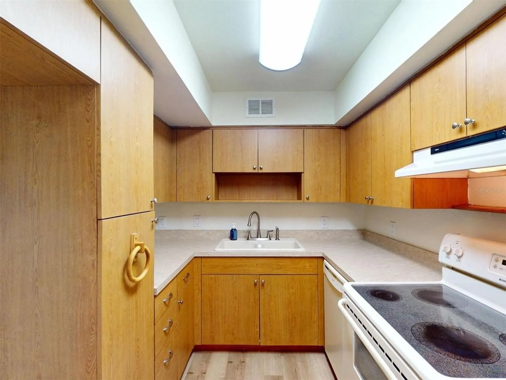 Property Slideshow image 7 of 32 | 21267 gertrude ave 113, Port Charlotte, FL, 33952