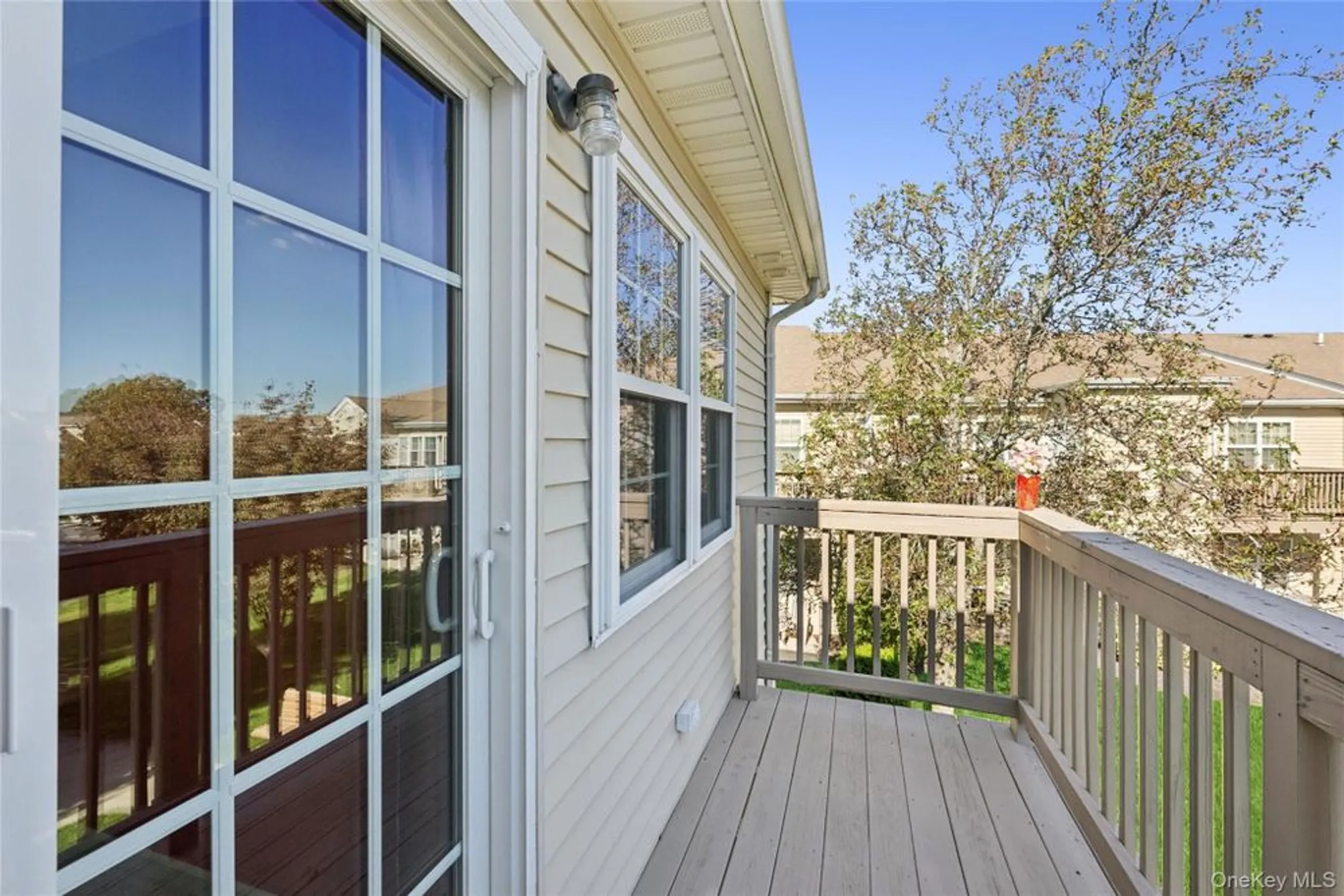 Property Slideshow image 23 of 39 | 1228 willow ln, Valley Stream, NY, 11580