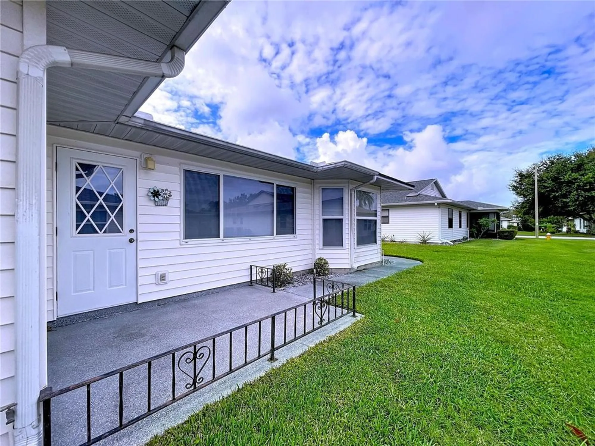 Property Slideshow image 34 of 41 | 2137 grand cypress dr, Lakeland, FL, 33810