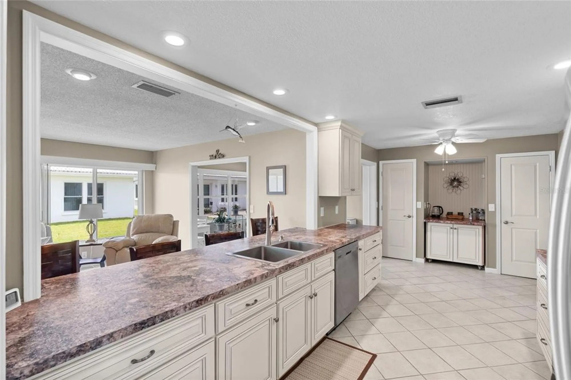 Property Slideshow image 16 of 37 | 9130 34th way n # 6, Pinellas Park, FL, 33782