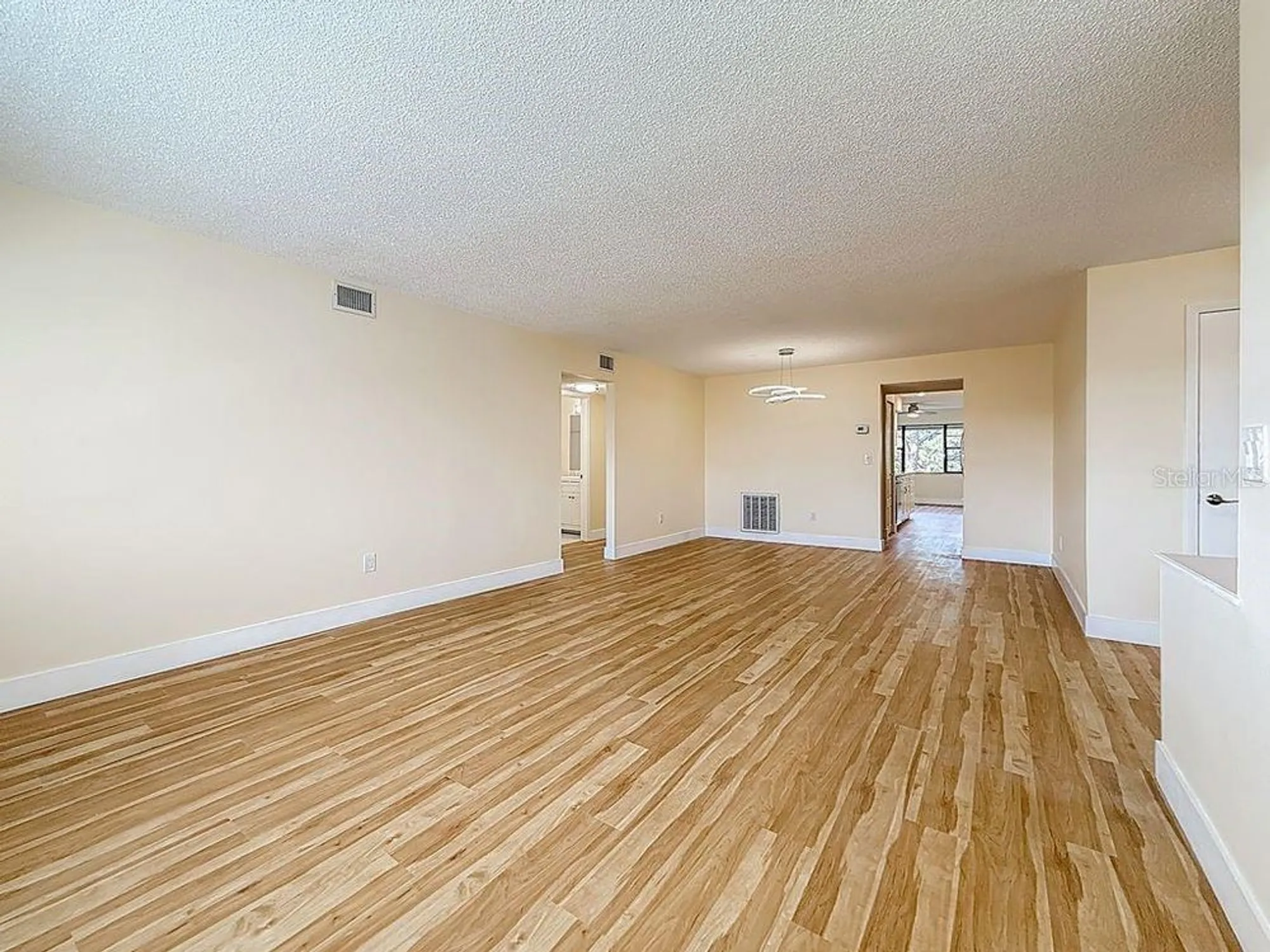 Property Slideshow image 9 of 50 | 8198 terrace garden dr n unit 407, St Petersburg, FL, 33709