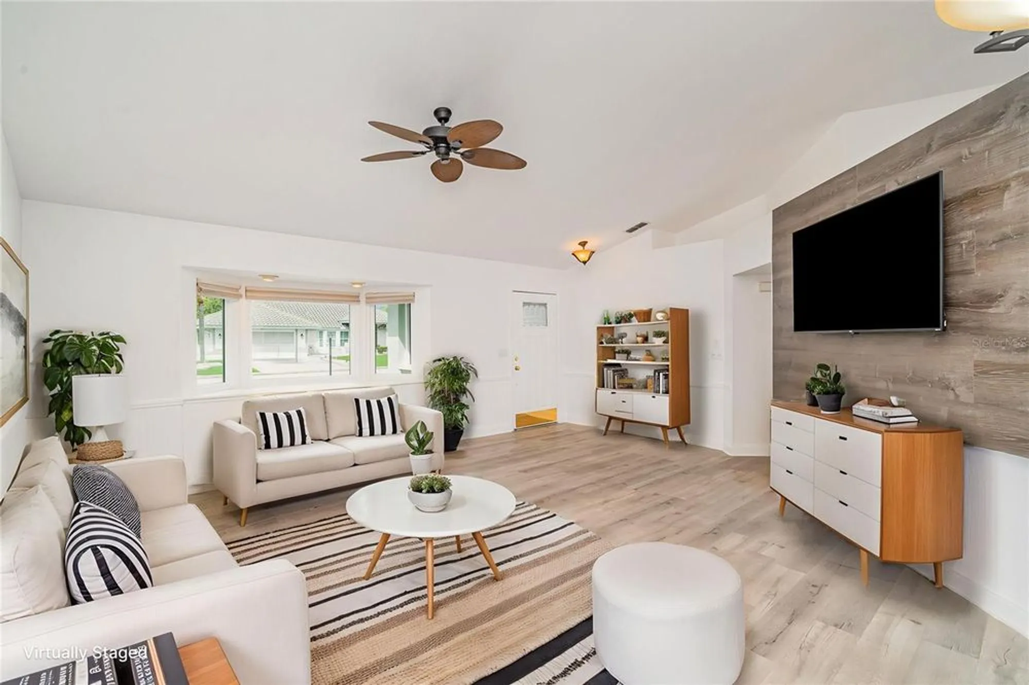 Property Slideshow image 4 of 31 | 2048 berry roberts dr, Sun City Center, FL, 33573