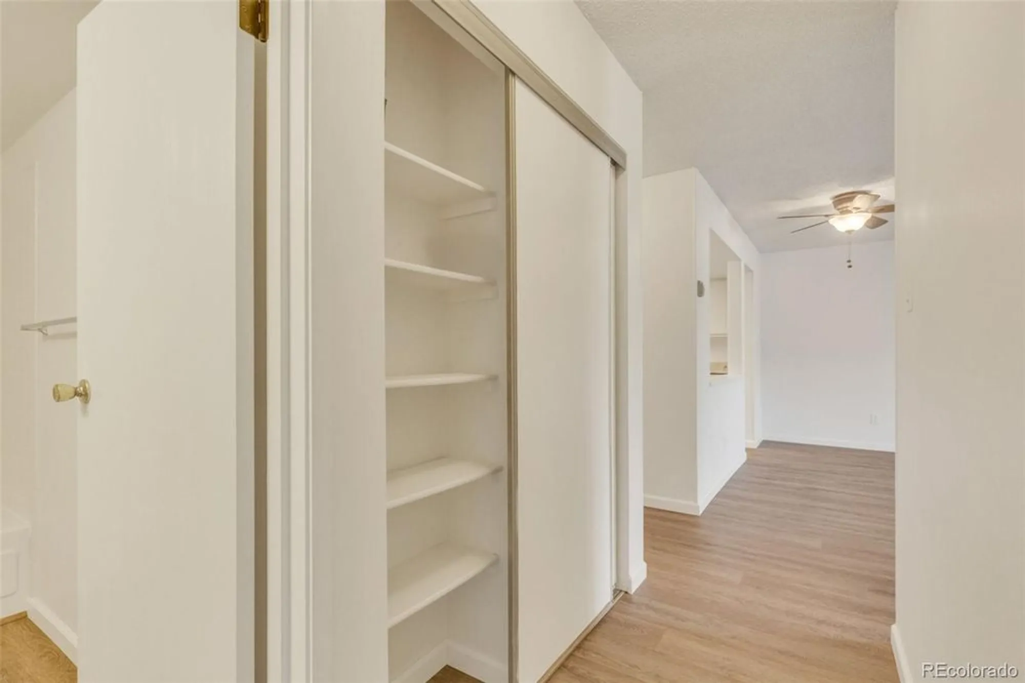 Property Slideshow image 9 of 40 | 13992 e marina dr 109, Aurora, CO, 80014