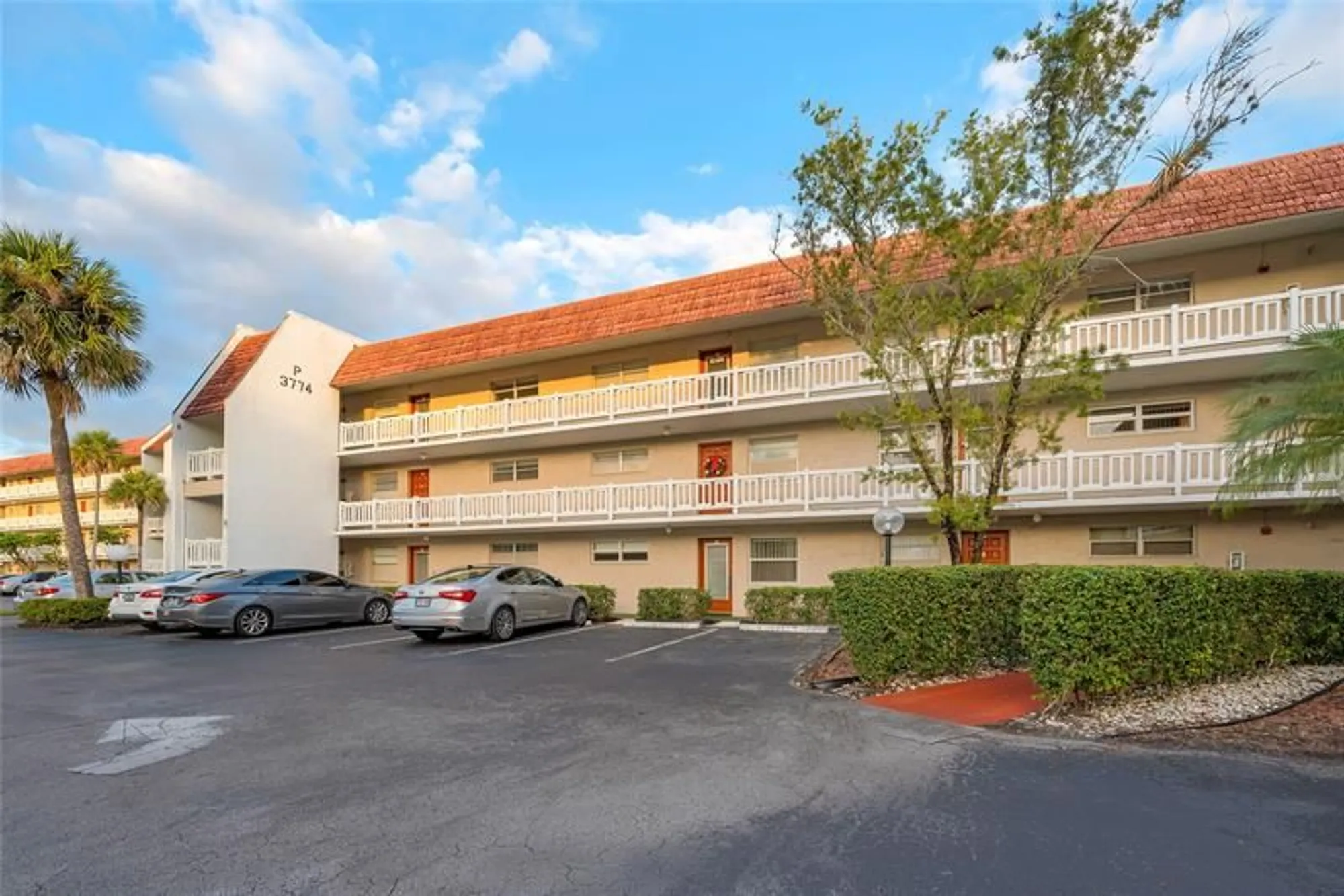 Property Slideshow image 2 of 21 | 3774 inverrary blvd apt 104p, Lauderhill, FL, 33319