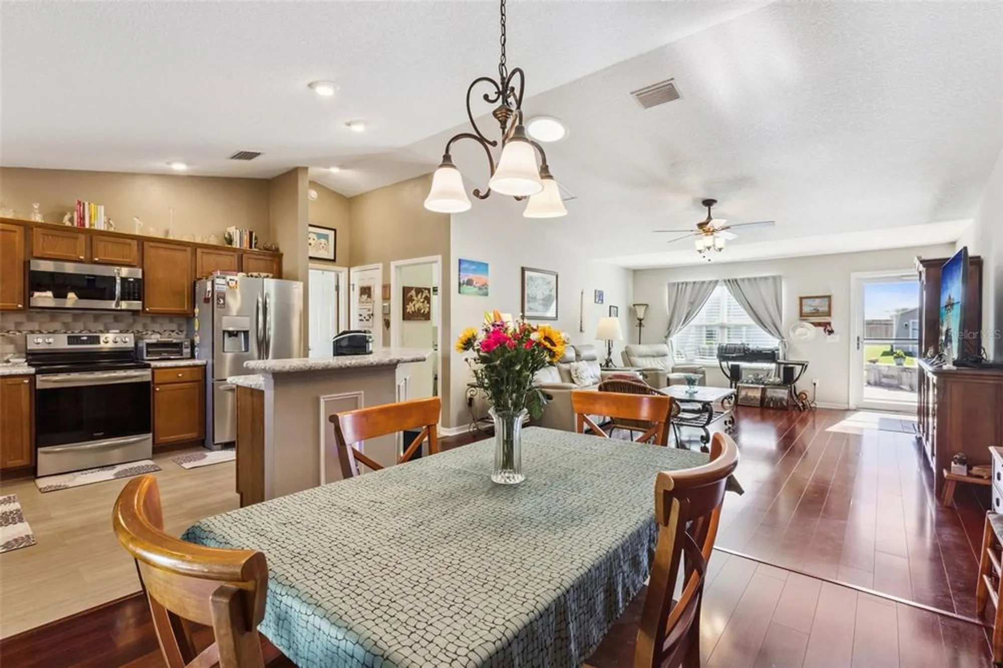 Property Slideshow image 23 of 75 | 909 abaco path, The Villages, FL, 32163