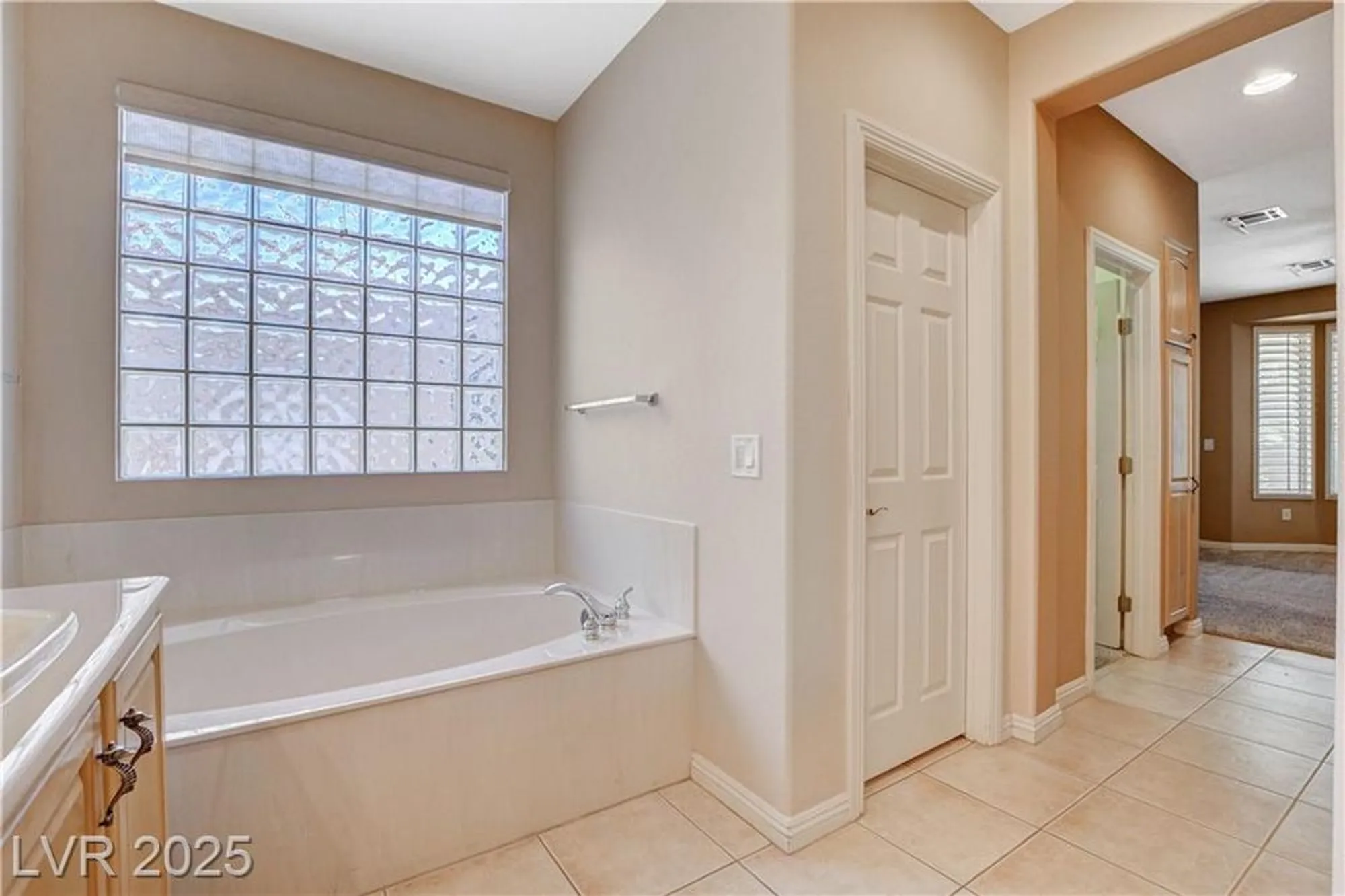 Property Slideshow image 36 of 83 | 10255 riva de angelo ave, Las Vegas, NV, 89135