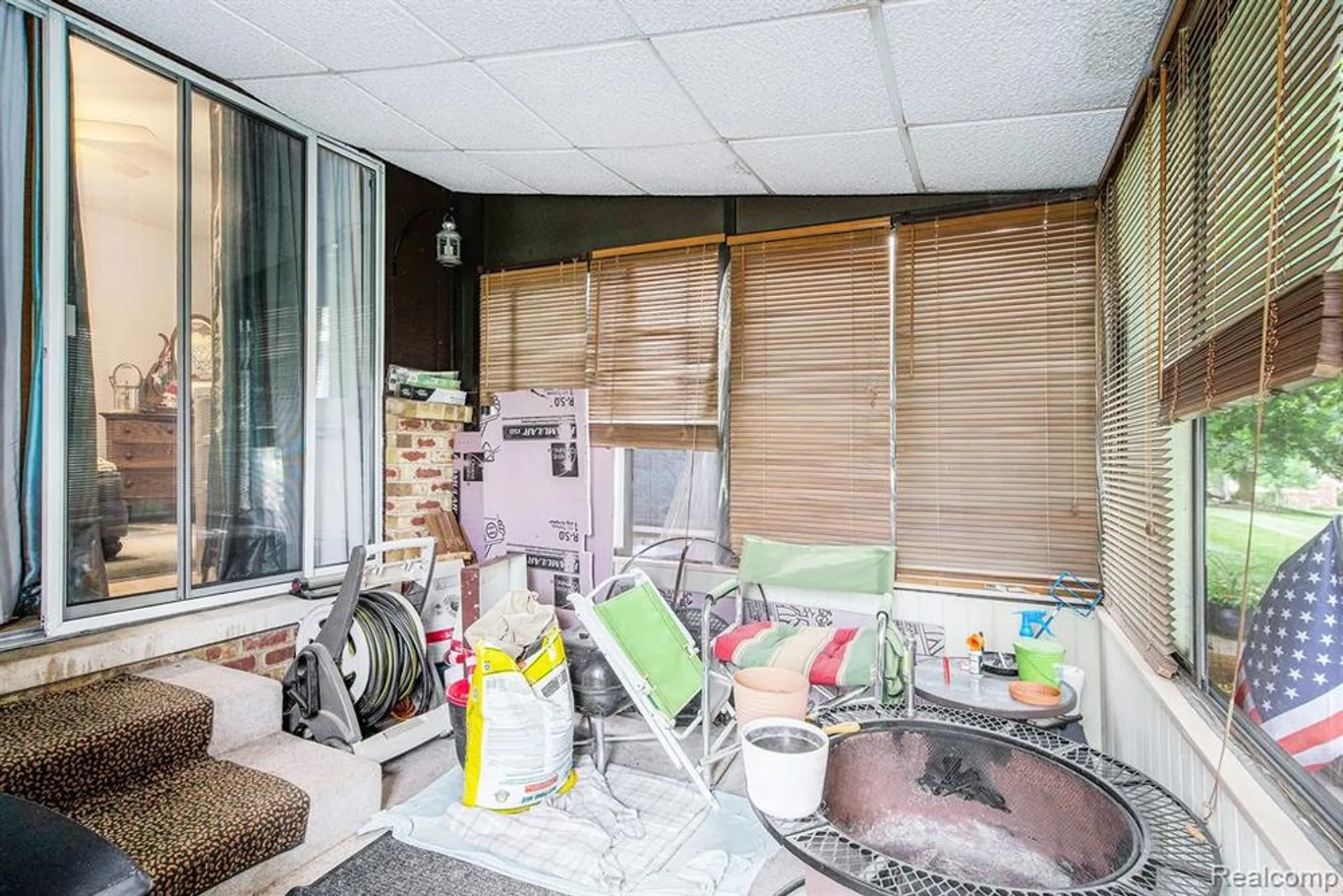 Property Slideshow image 16 of 28 | 25235 franklin ter # 8, South Lyon, MI, 48178