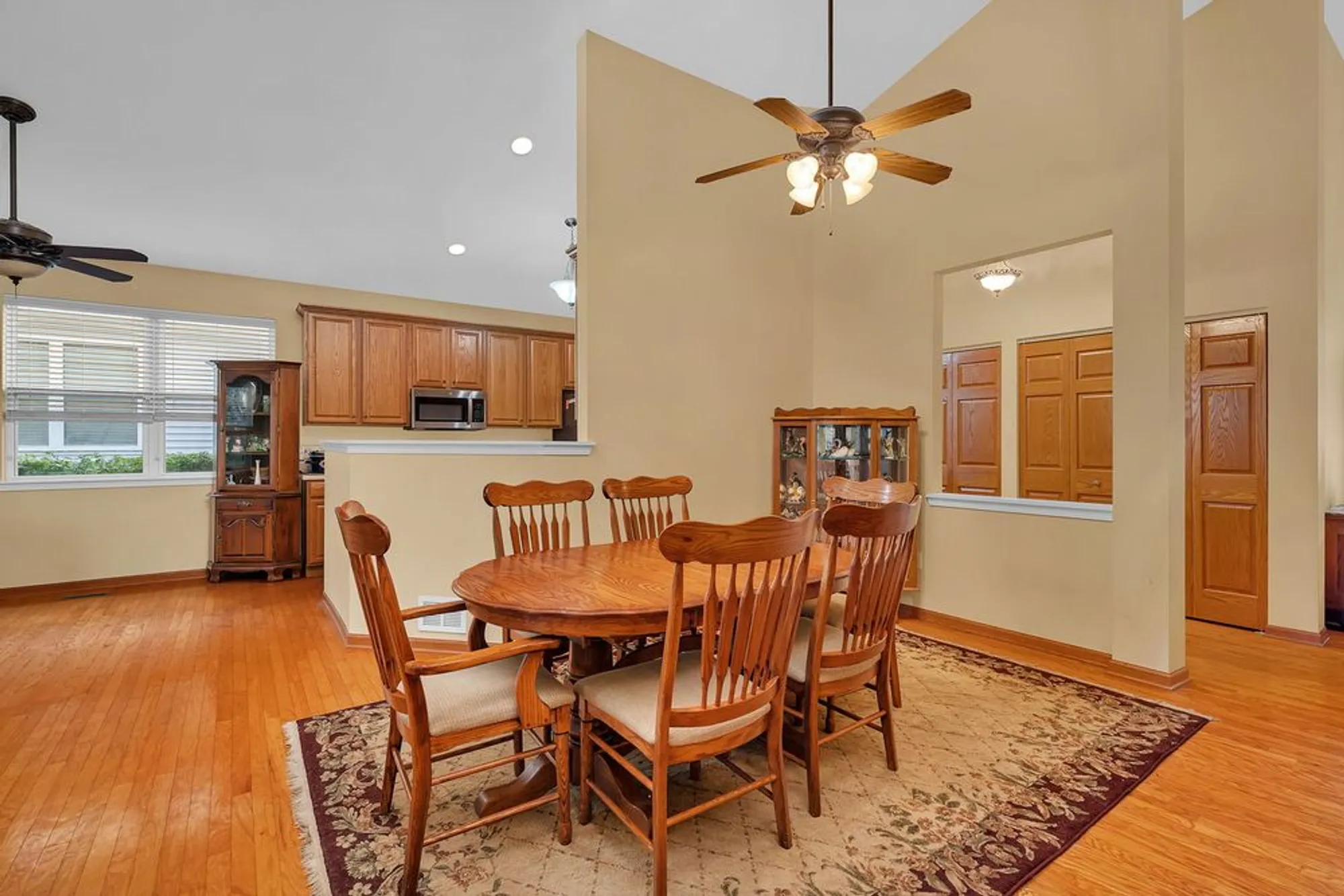 Property Slideshow image 8 of 28 | 746 s mecosta ln, Romeoville, IL, 60446