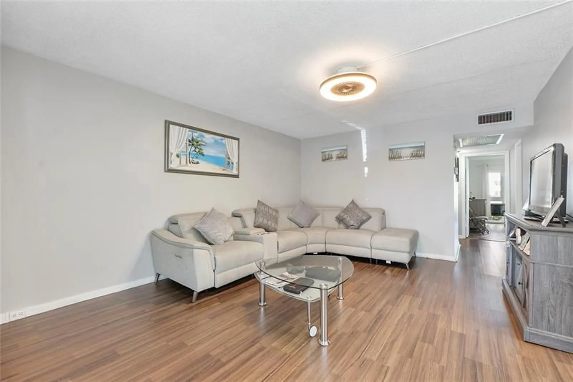 Property Slideshow image 4 of 14 | 1052 harwood e # 1052, Deerfield Beach, FL, 33442