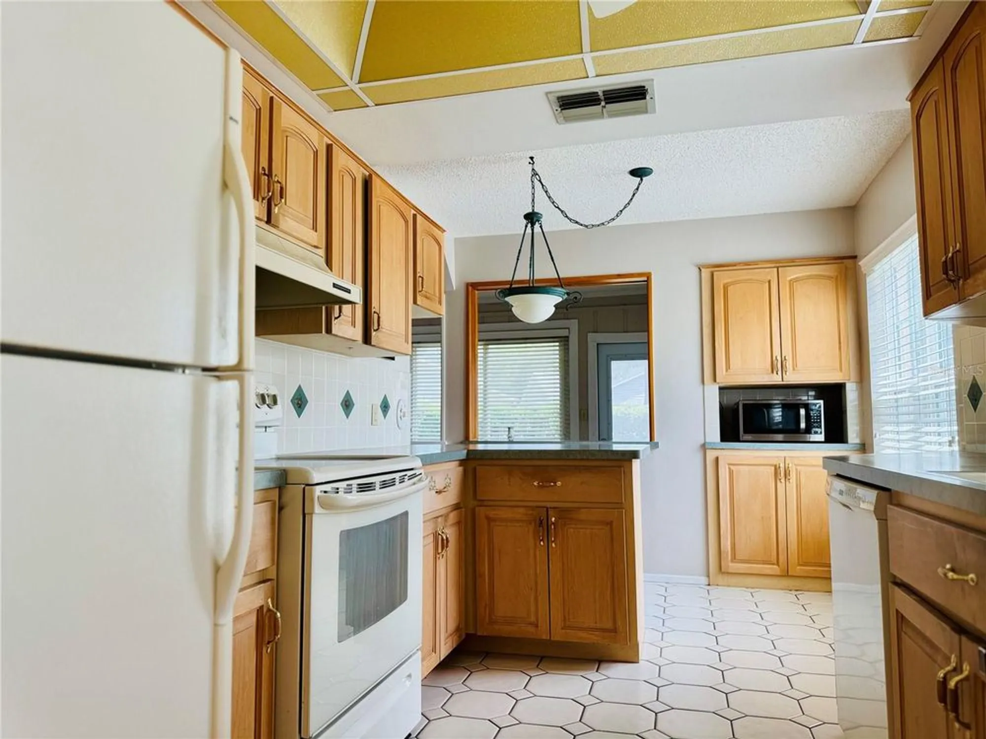 Property Slideshow image 15 of 22 | 4961 grist mill cir, New Port Richey, FL, 34655