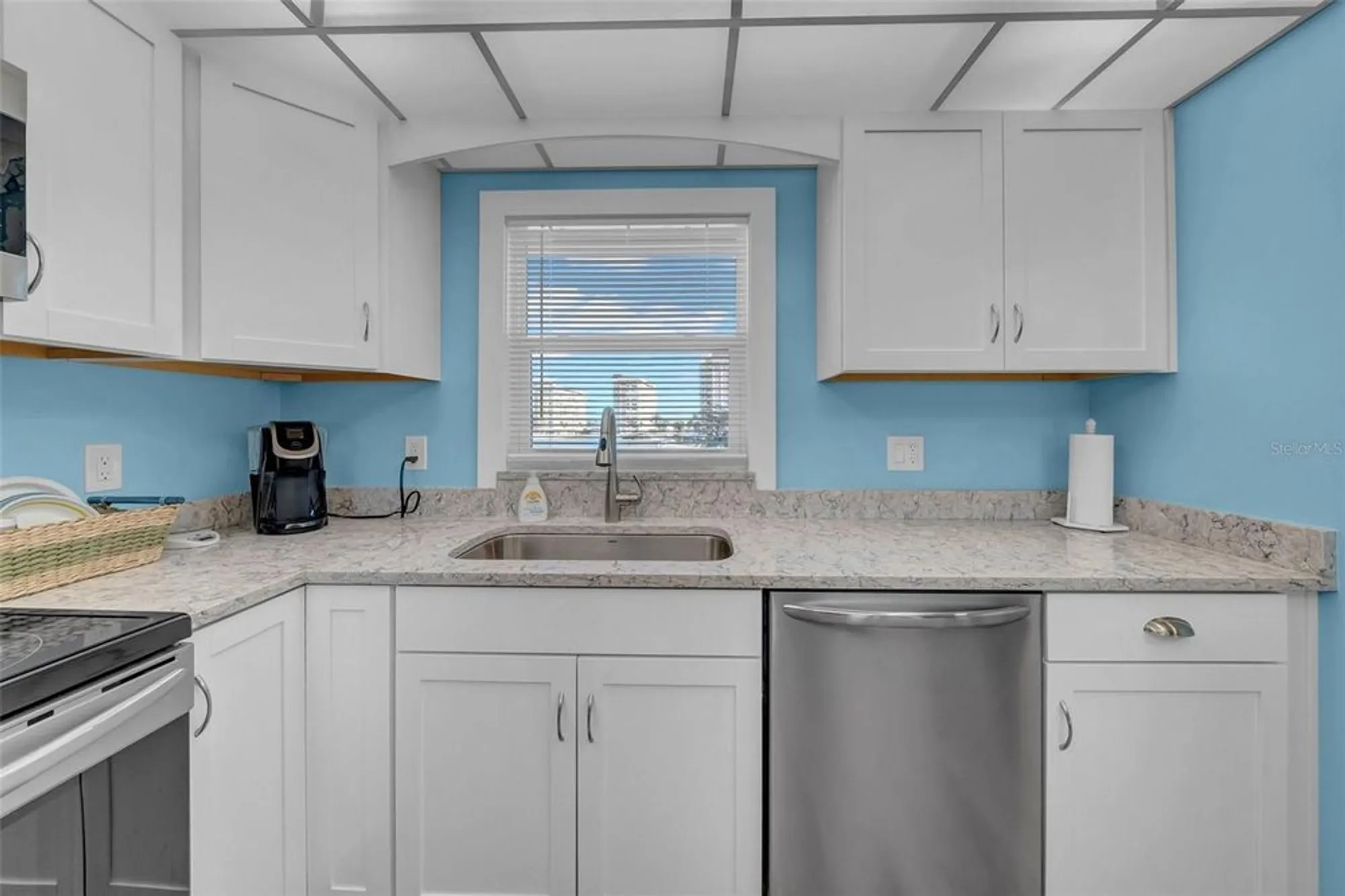 Property Slideshow image 31 of 49 | 4725 cove cir apt 302, St Petersburg, FL, 33708