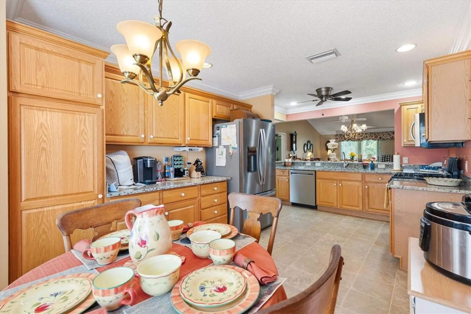 Property Slideshow image 12 of 43 | 1884 poppy cir, The Villages, FL, 32162