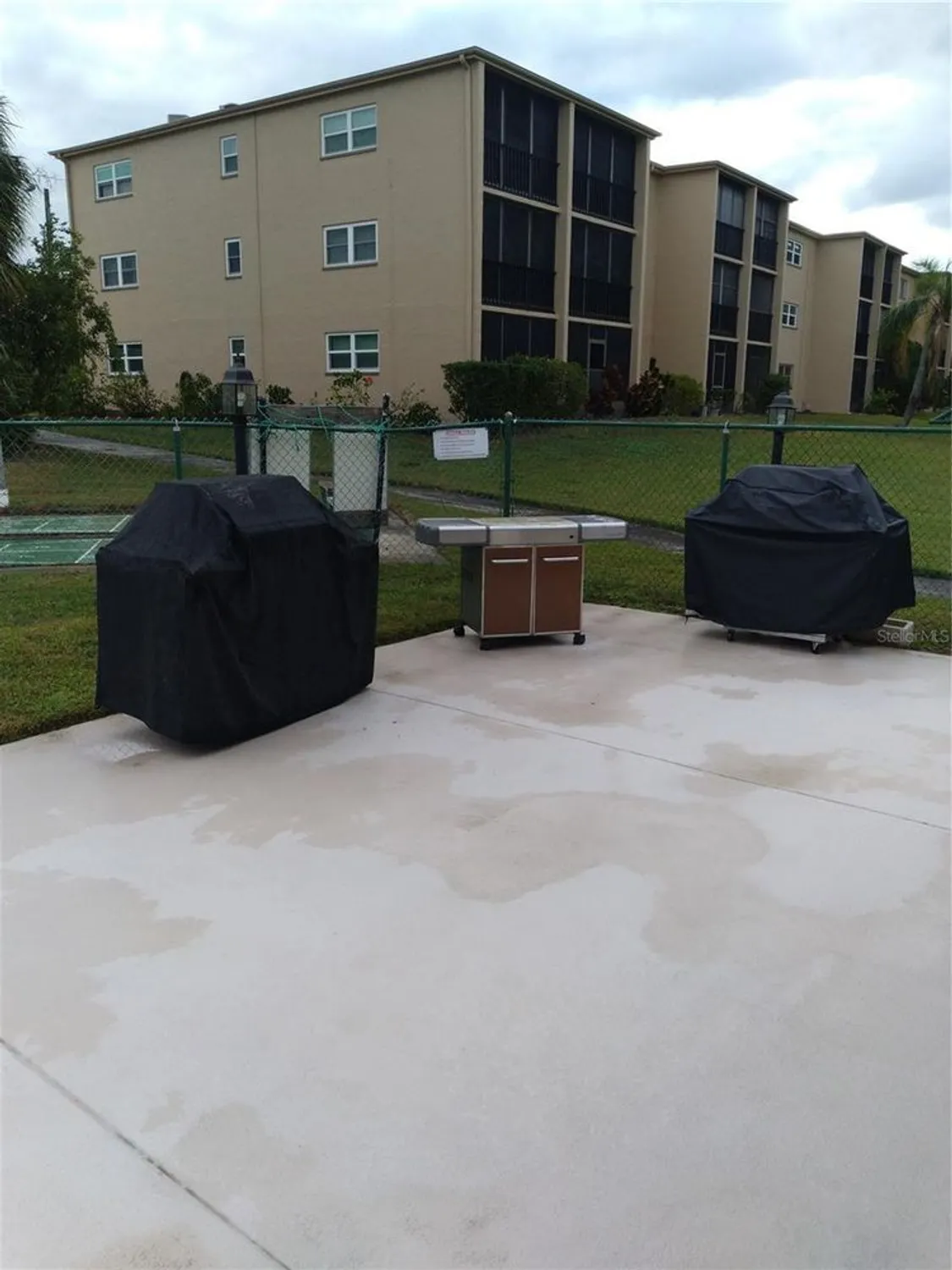 Property Slideshow image 6 of 16 | 1415 doolittle ln 104, Dunedin, FL, 34698