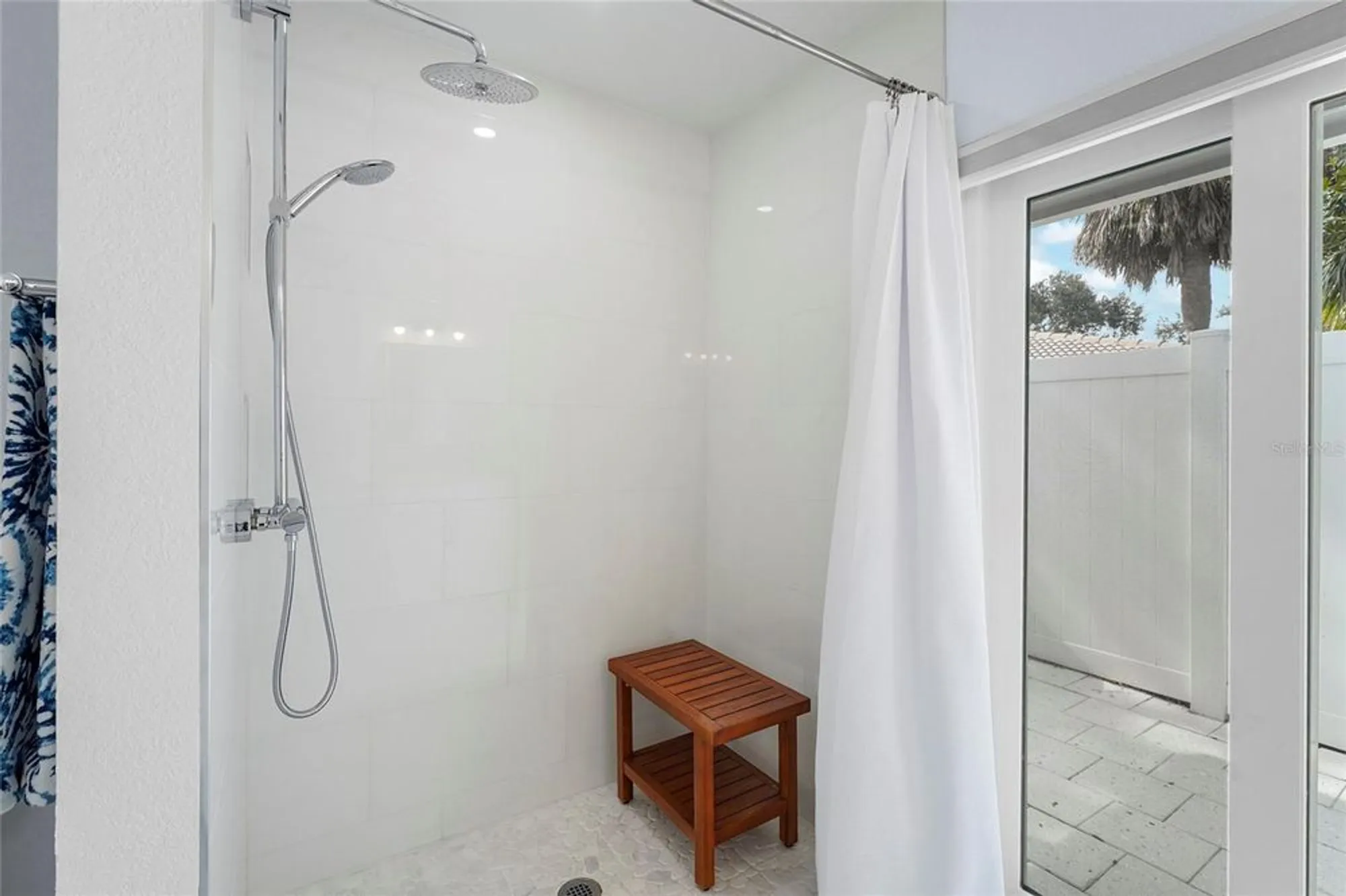 Property Slideshow image 11 of 57 | 5720 timber lake cir, Sarasota, FL, 34243