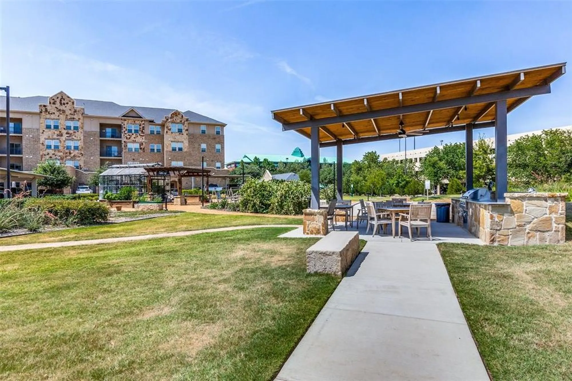 Property Slideshow image 25 of 35 | 1735 wittington pl apt 1207, Dallas, TX, 75234