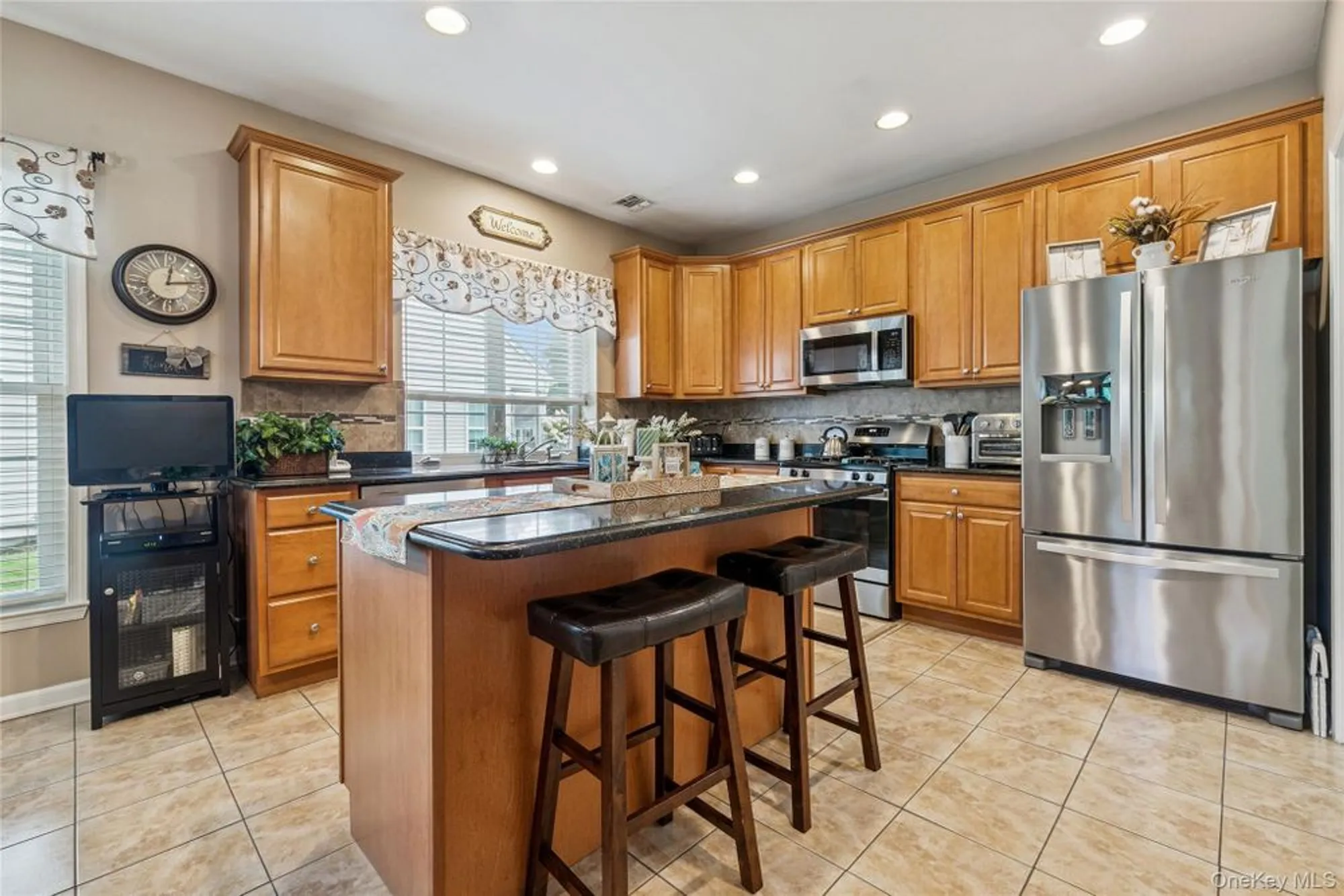 Property Slideshow image 14 of 40 | 25 louden loop, Mount Sinai, NY, 11766