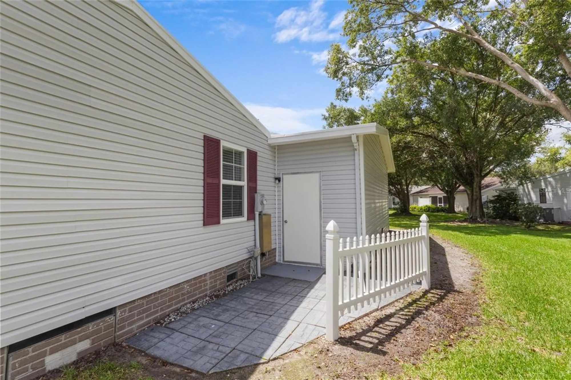 Property Slideshow image 28 of 38 | 25333 casa del lago ln, Leesburg, FL, 34748