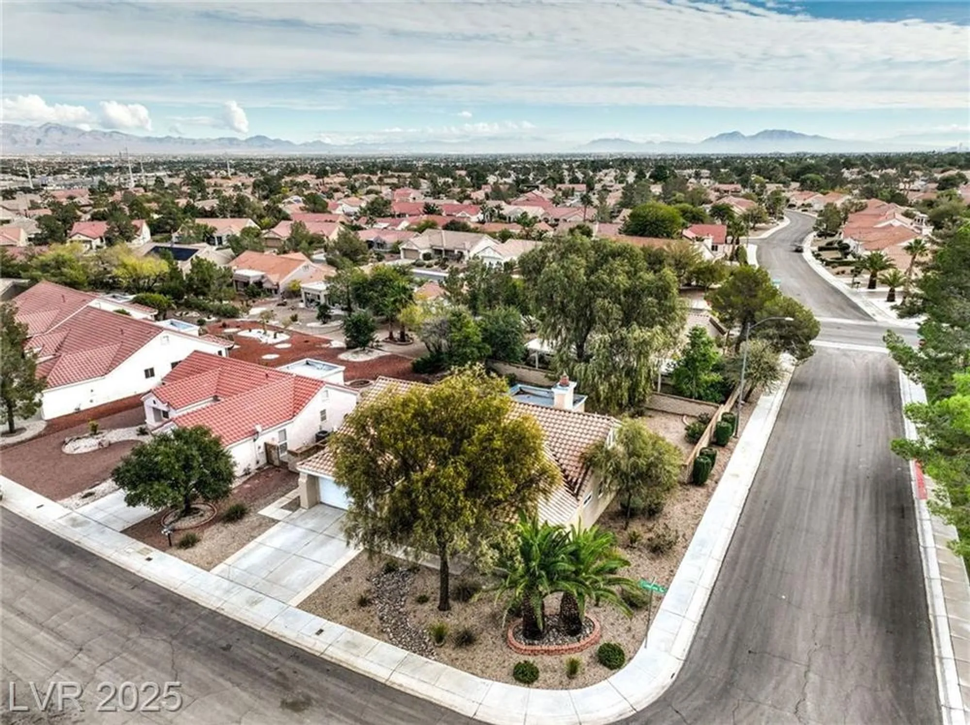 Property Slideshow image 52 of 53 | 3000 linkview dr, Las Vegas, NV, 89134