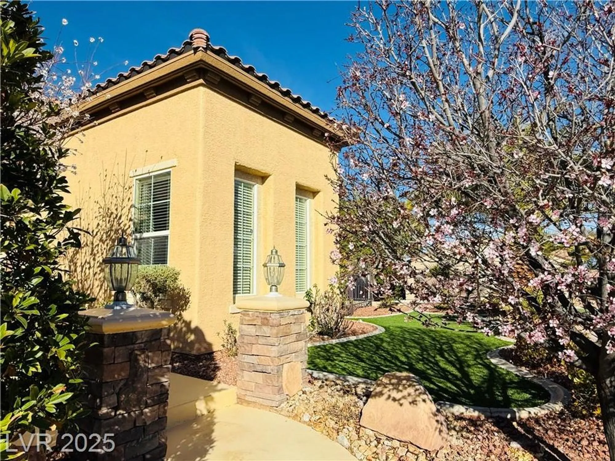 Property Slideshow image 7 of 68 | 2357 wisconsin dells dr, Henderson, NV, 89044
