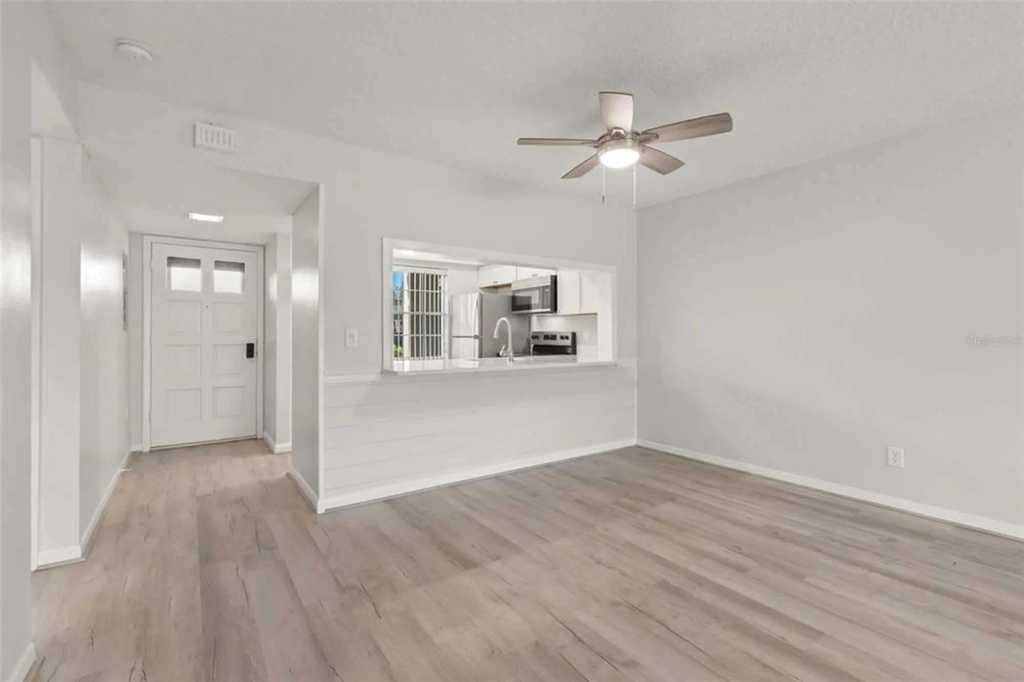 Property Slideshow image 8 of 39 | 1701 pinehurst rd 10f, Dunedin, FL, 34698